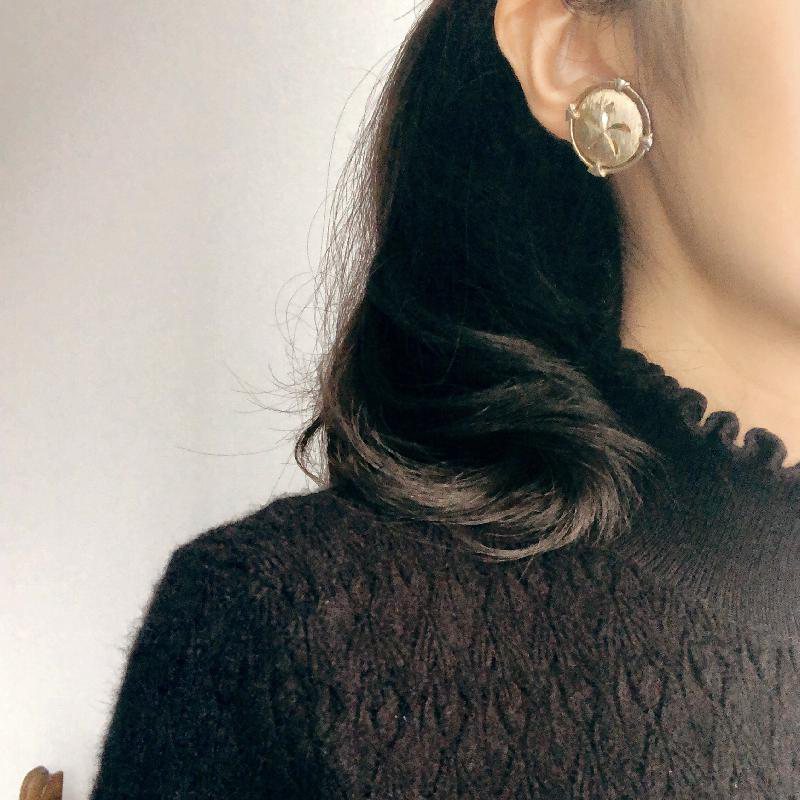 Vintage Brushed Gold Tone Engraved Floral Pattern Round Clip Earrings(MT112)