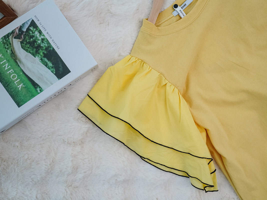Layered Ruffle Sleeve Statement T-Shirt ‖ 层叠荷叶袖拼接设计感T恤 KR017716
