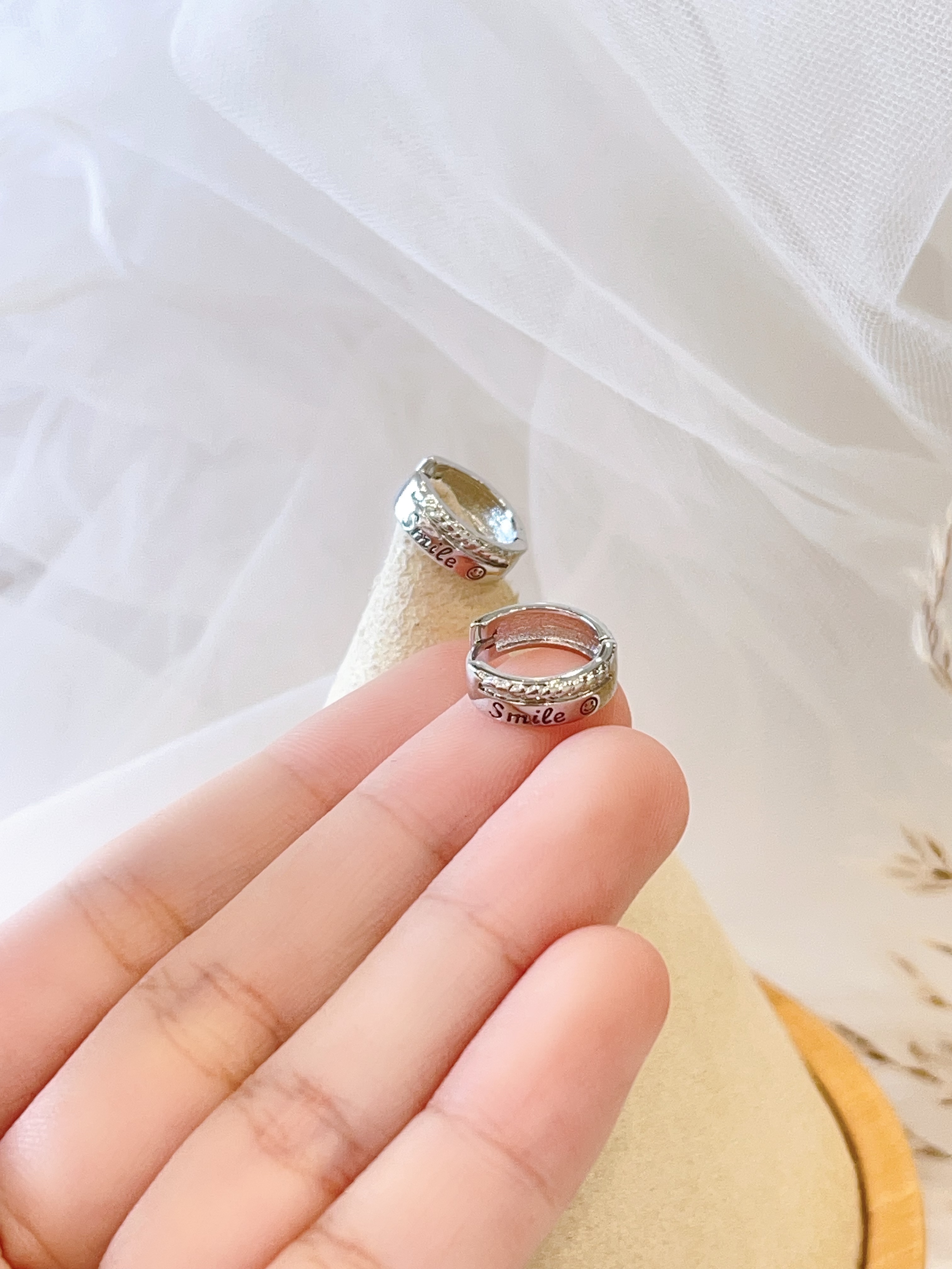 简约Smile字母耳扣耳环