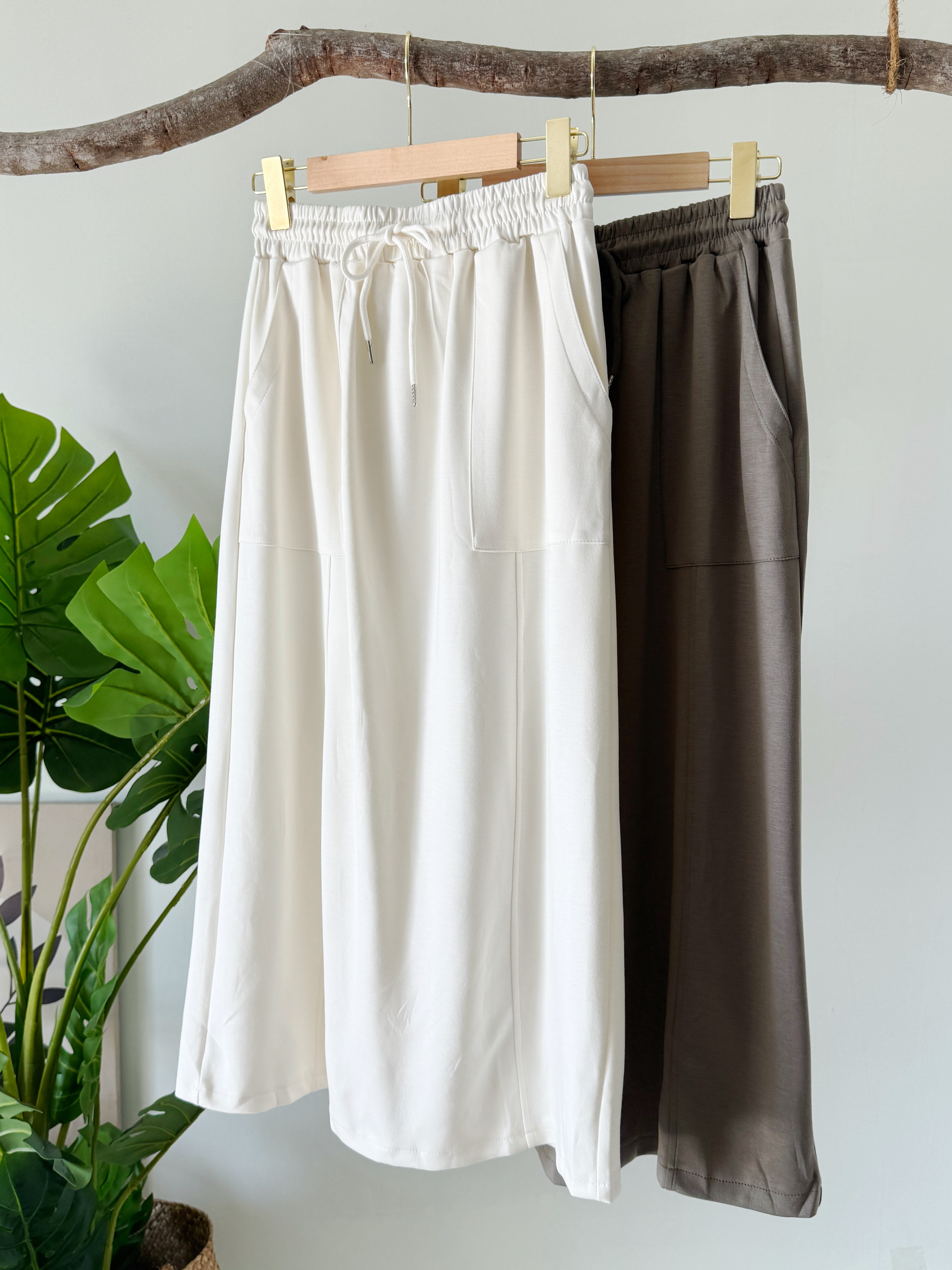 纯色系运动风七分半裙