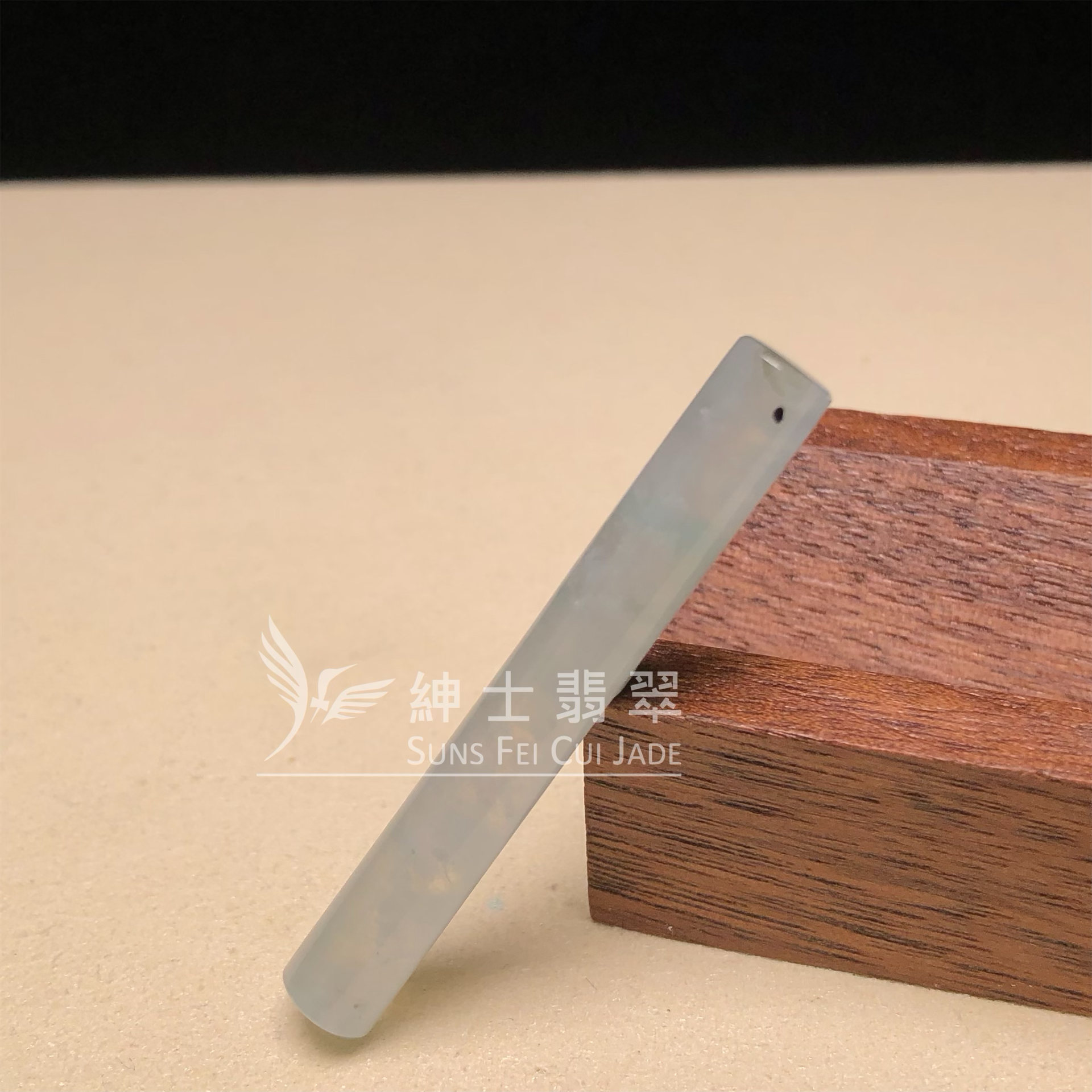 B08588  飄翠玉柱 