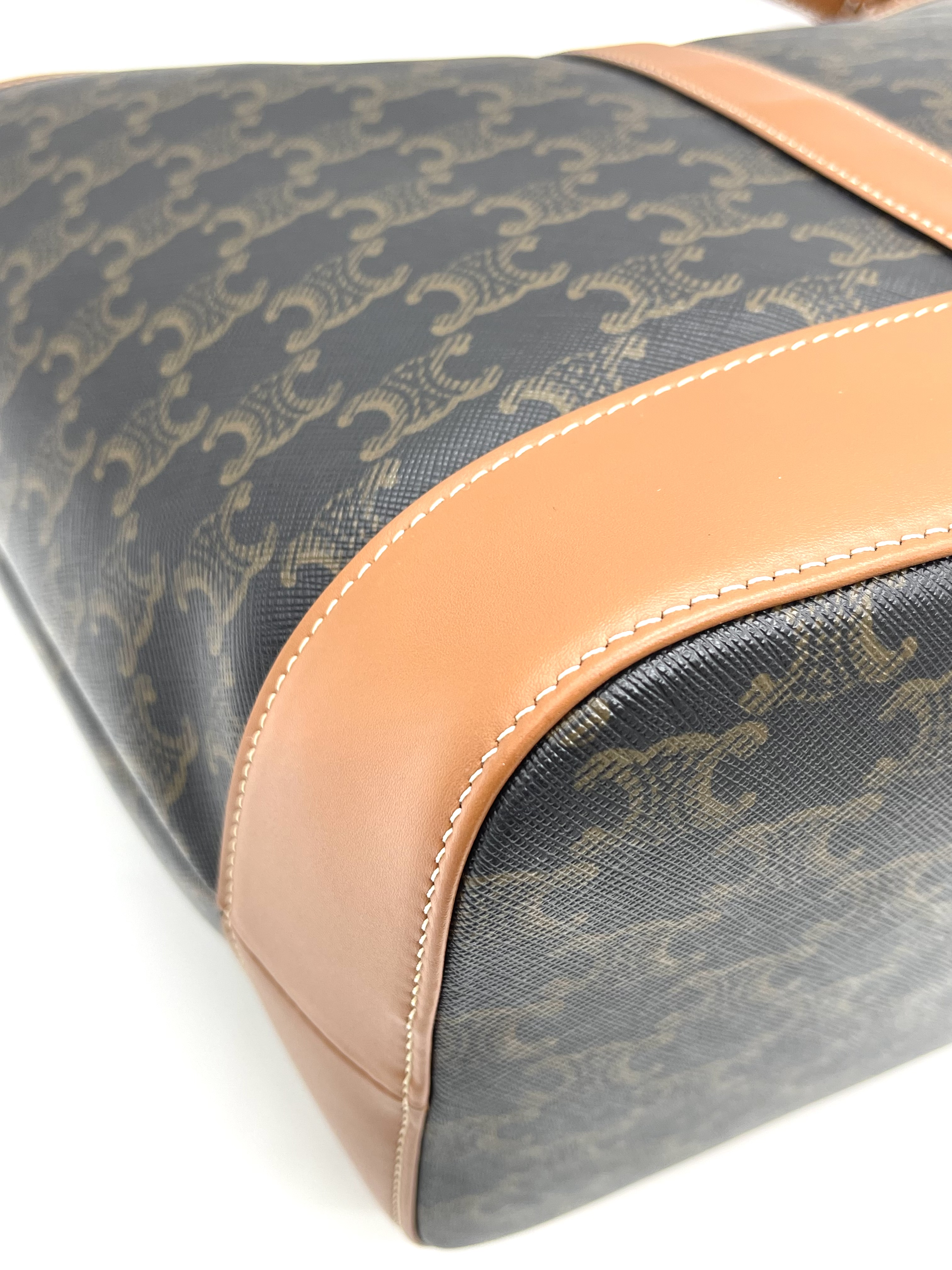 Pre-owned CELINE Medium Triomphe Bucket Bag / Product Code: 26031416