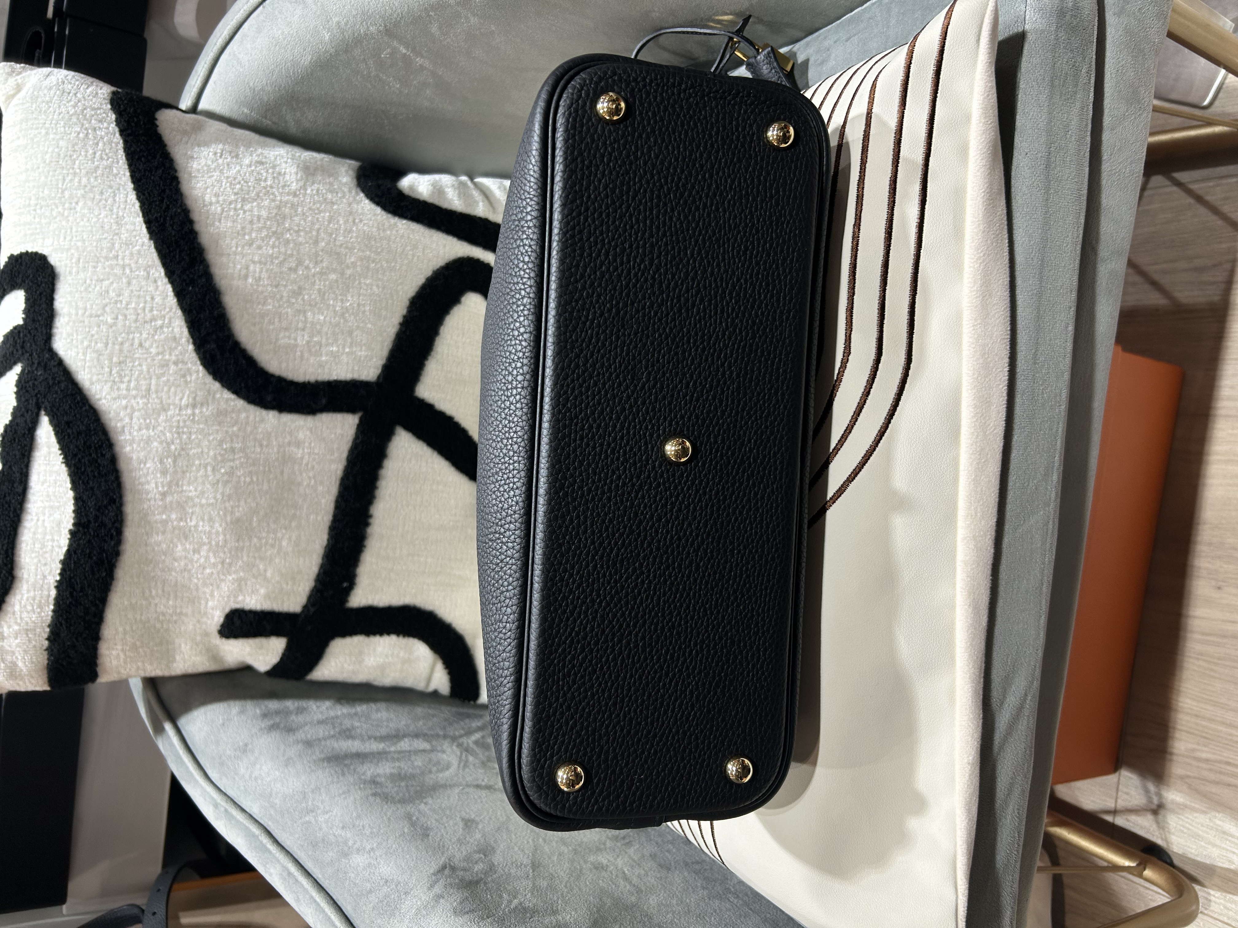 Hermes Bolide 31,STAMP C 黑金 100%Authentic,98%new  ✅key lock ✅肩帶✅塵袋✅box