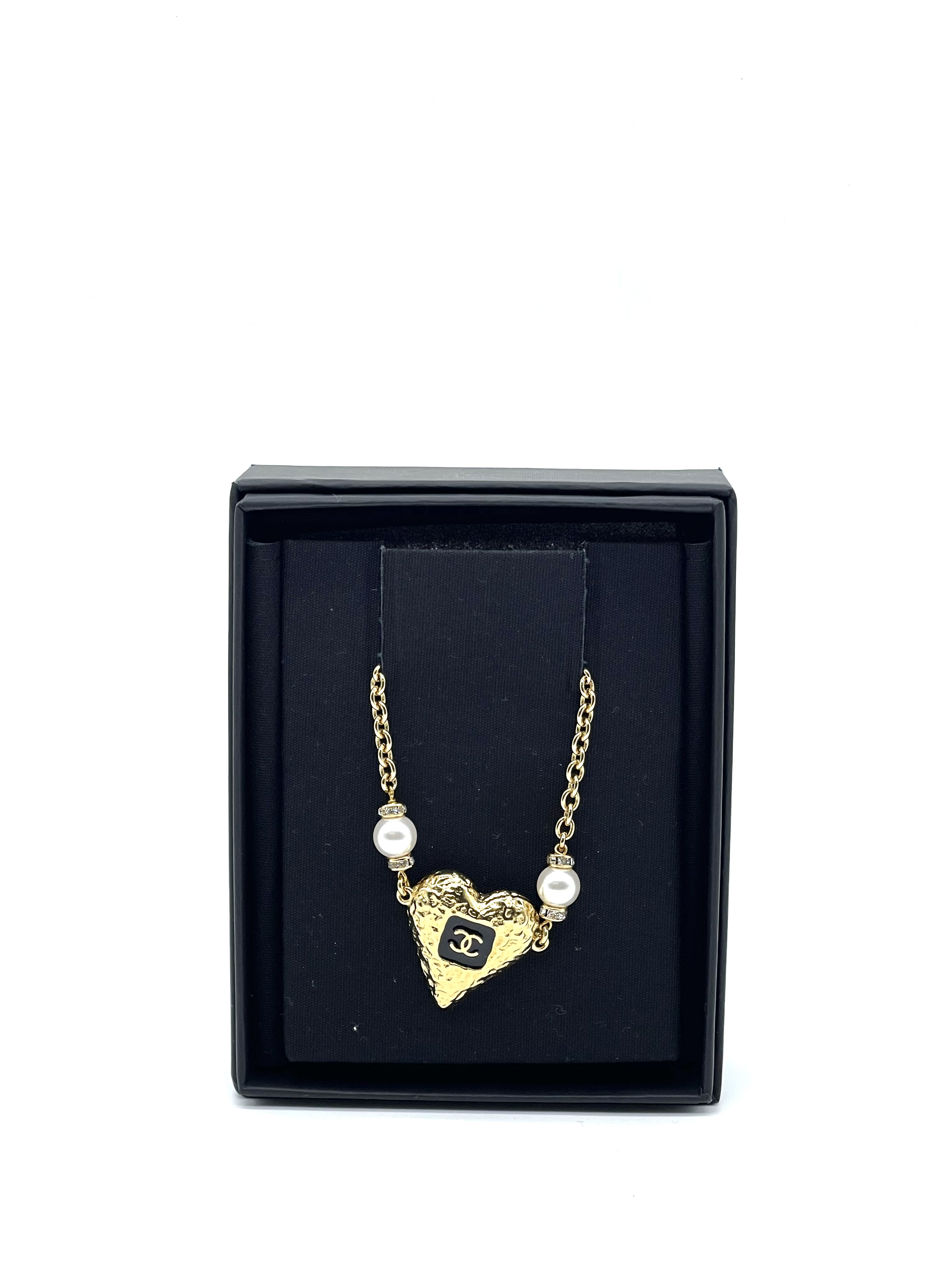 Pre-owned Chanel Vintage Mirror Heart Pendant Necklace / Product Code: 26032325