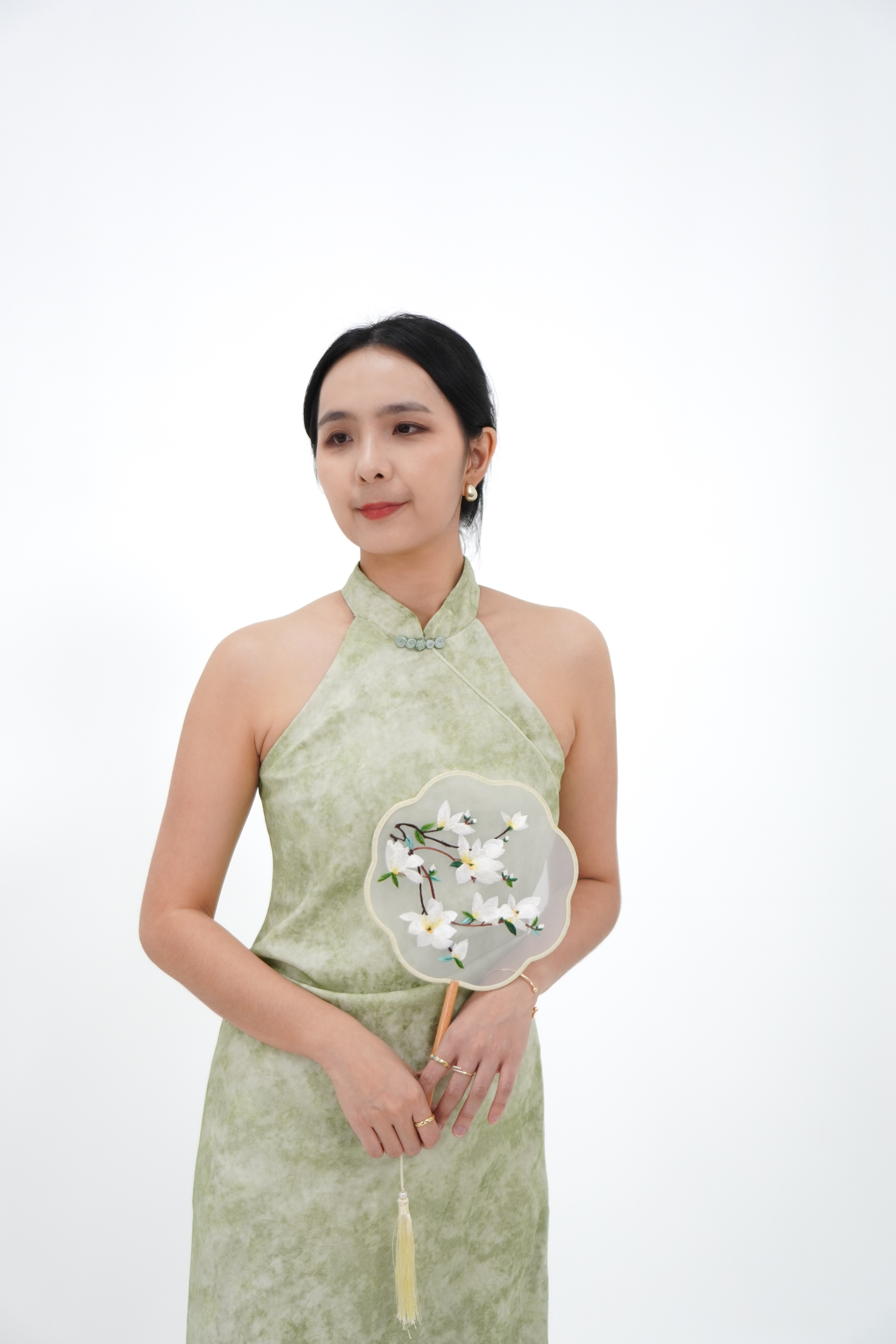 绿色新中式挂脖收腰长裙