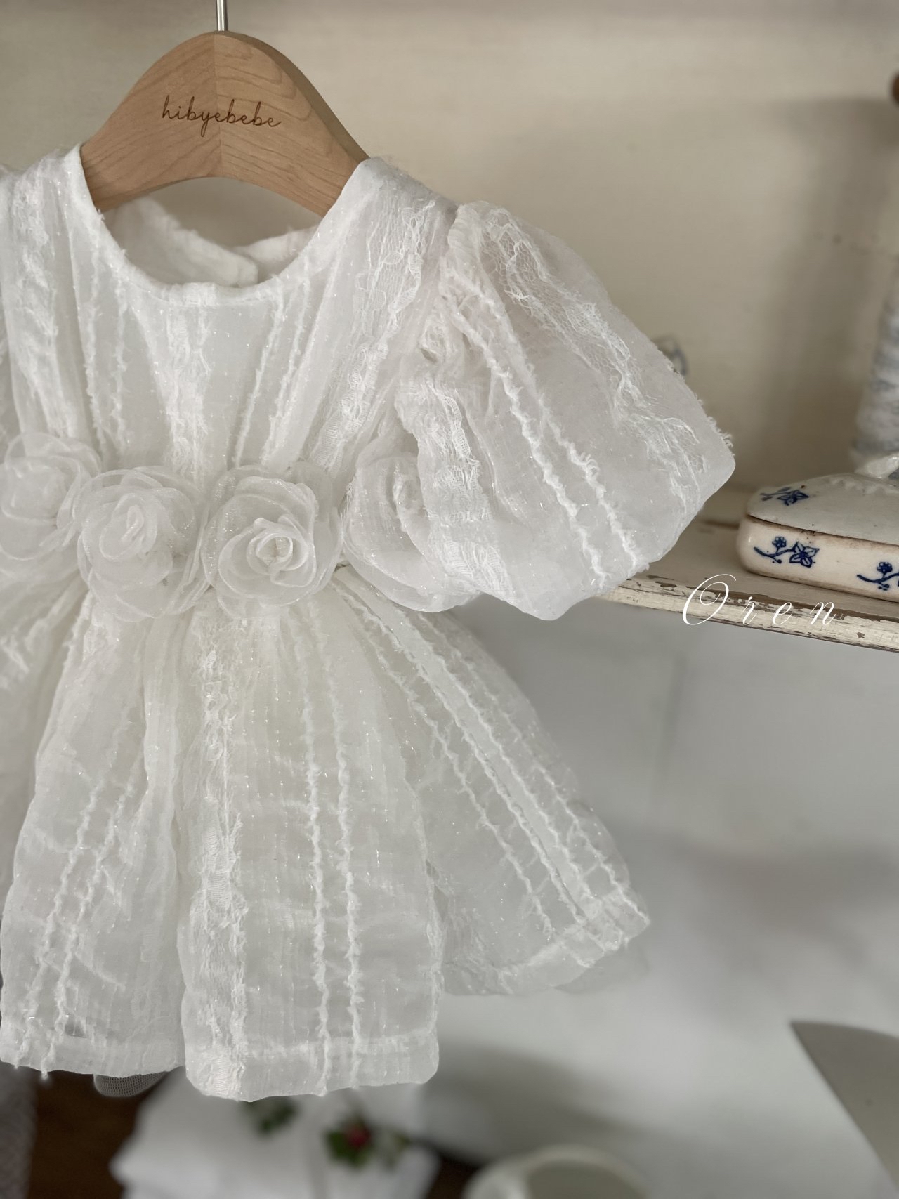 ☀️預訂 韓國直送☀️🇰🇷Oren Edel Pure蕾絲紋理花卉腰帶泡泡袖包屁裙/連身裙