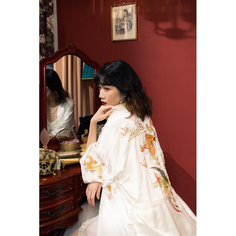 Vintage c.a. 1990s Made in China Hand-Embroidered Silk Bathrobe NEW OLD STOCK- Short Robe/Dragon