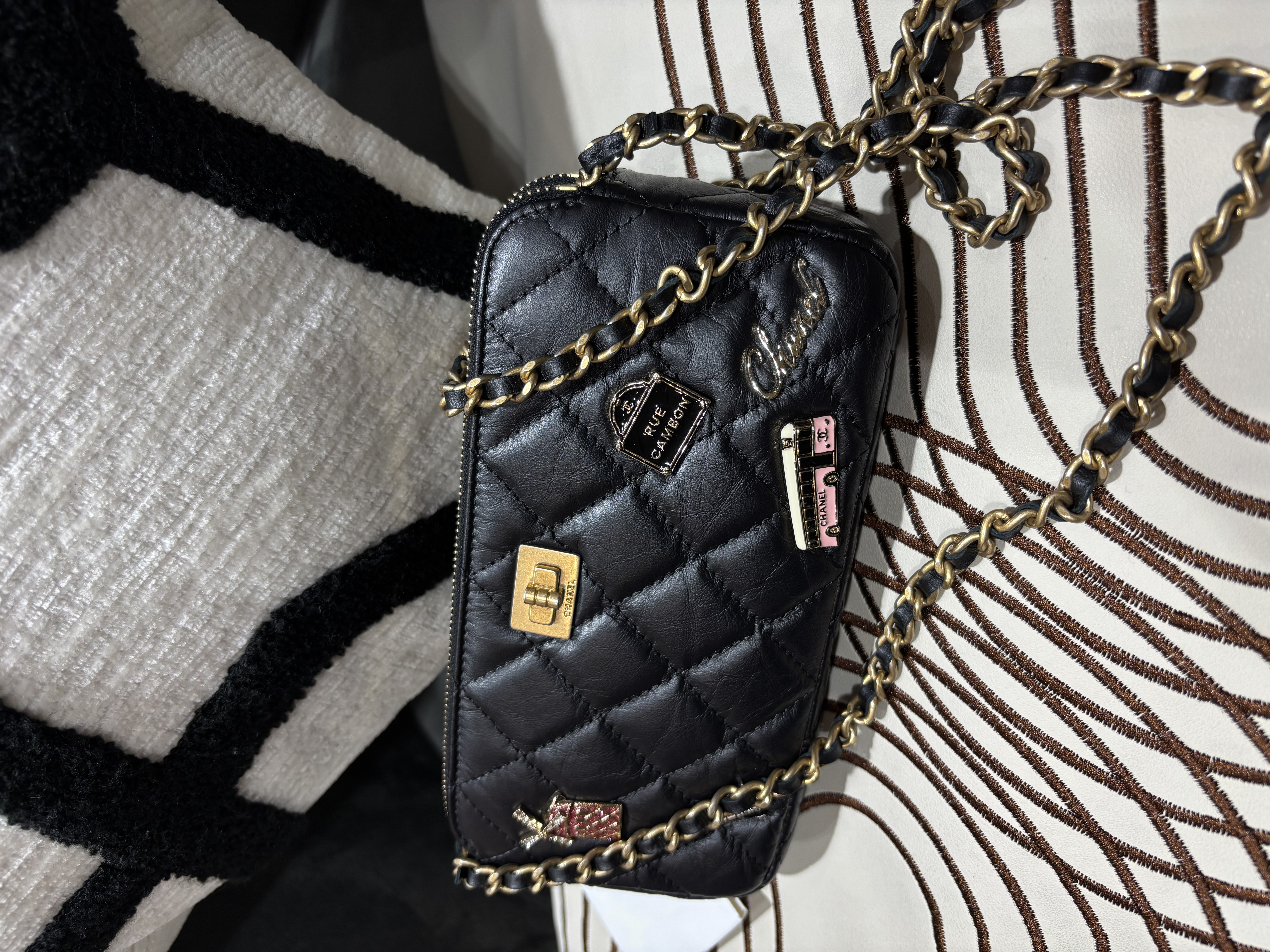 Chanel Double Zip Clutch With Chain Black Quilted Aged Calfskin Lucky Charms 2.55 Reissue Gold Hardware 100%Authentic ,98%new ✅25card ✅box