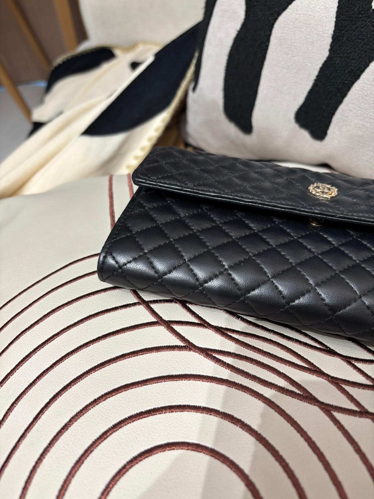 Chanel Long Flap Wallet 100%Authentic, 99%New ✅13Card ✅Box