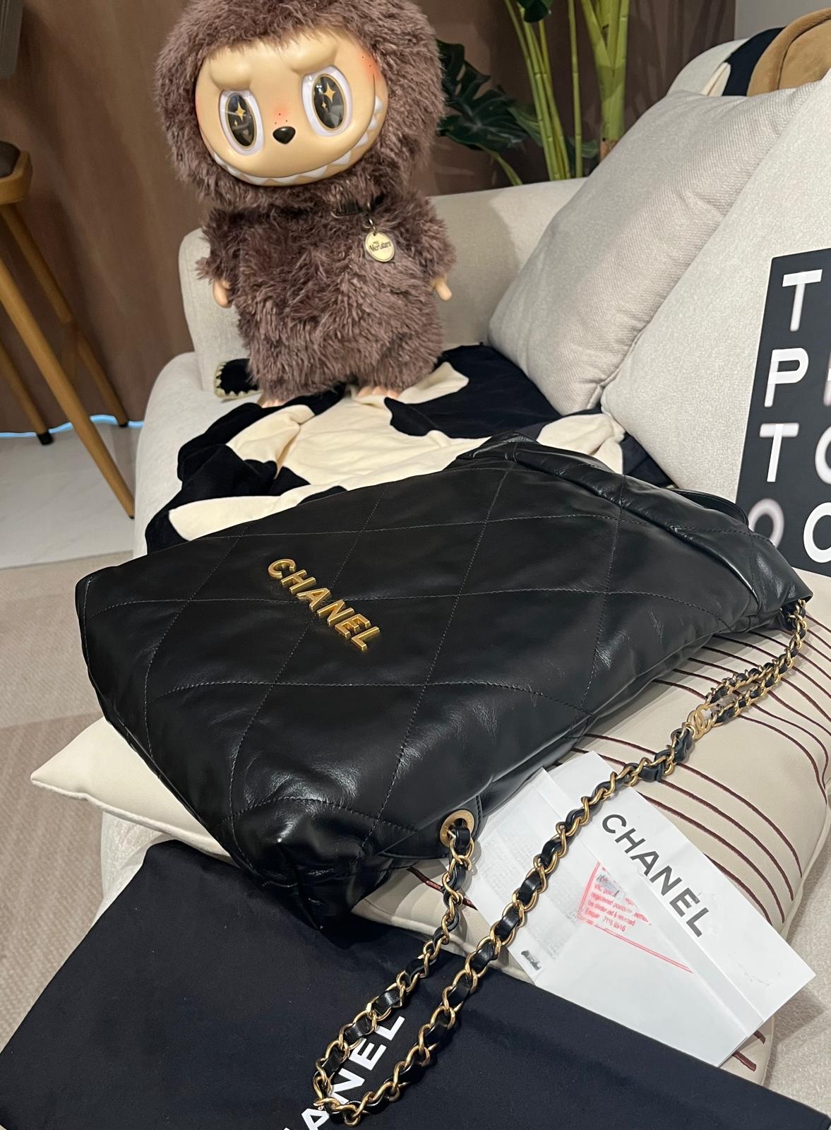 Chanel 22 backpack small 黑色牛皮金鏈, 100%Authentic, 98%new ✅專門店收據✅晶片✅Dust bag