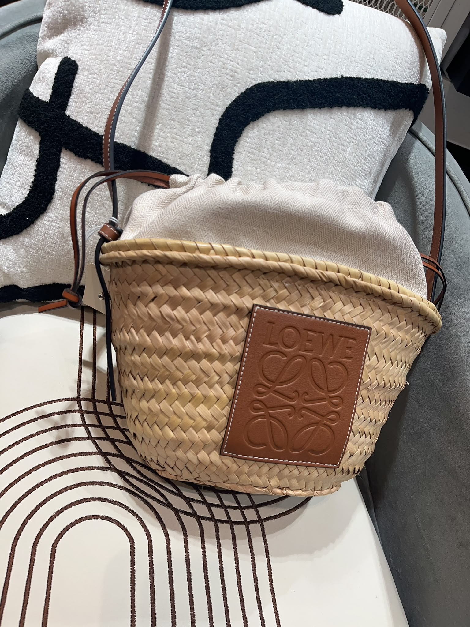 Loewe RAFFIA shoulder bag 斜孭袋 100%Authentic ,98%new ✅dust bag 