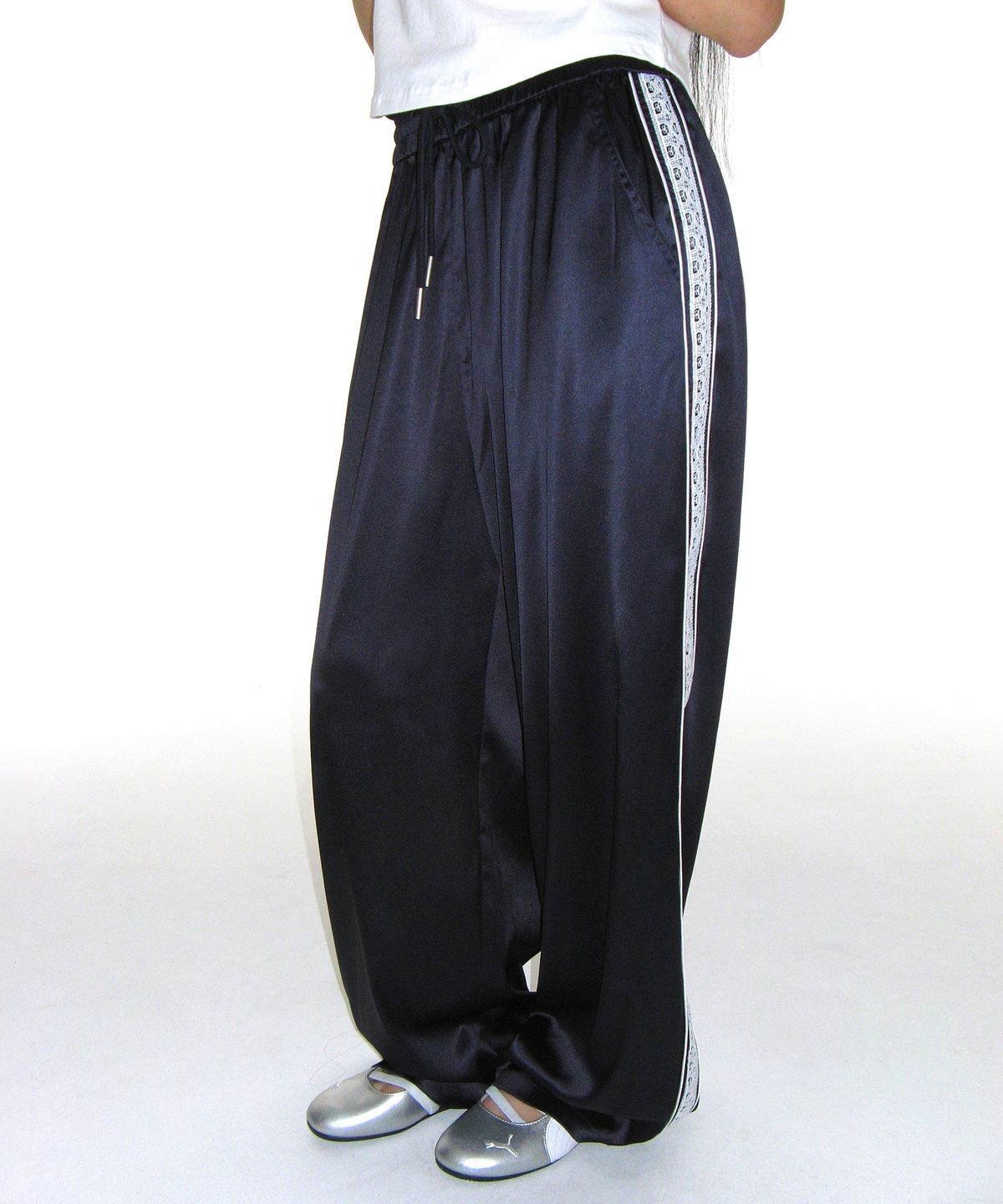 🇰🇷訂購｜AMES 26SS｜LACE GLOSSY PANTS 2色 