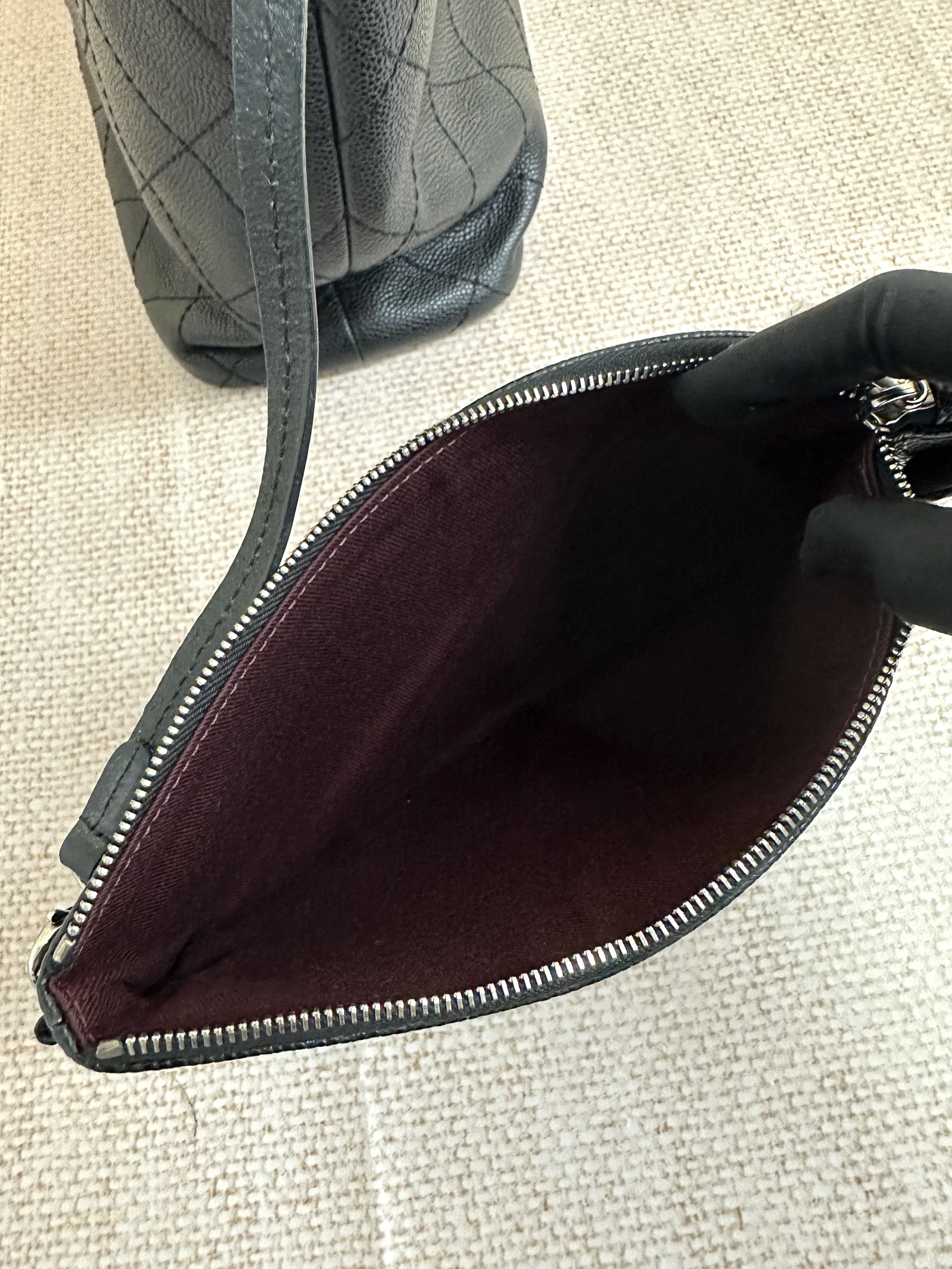 Pre-owned Chanel Caviar Quilted Fever Tote/ Product Code: 26040213