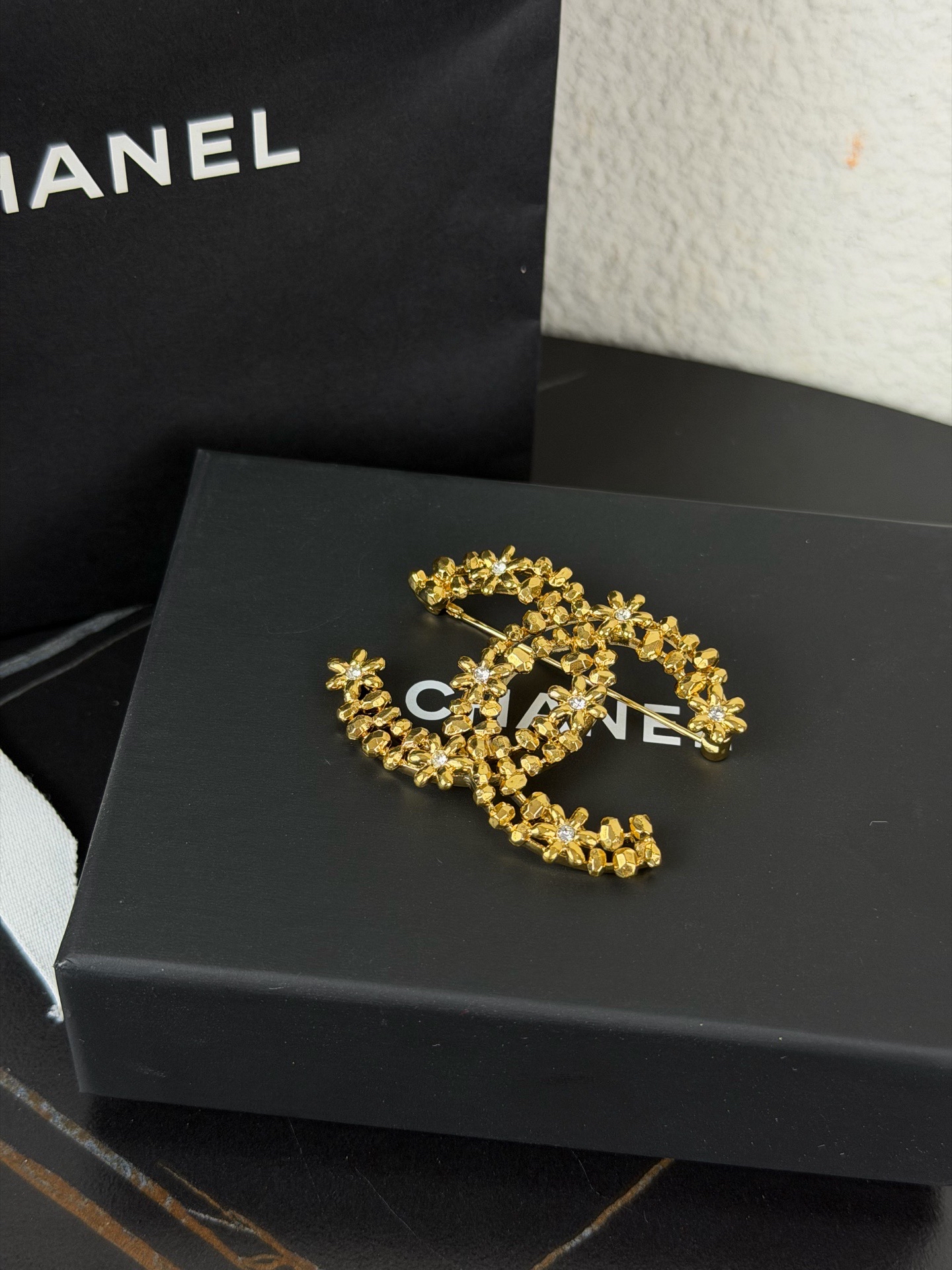 【預訂貨品】Chanel雙C小花帶鑽胸針 