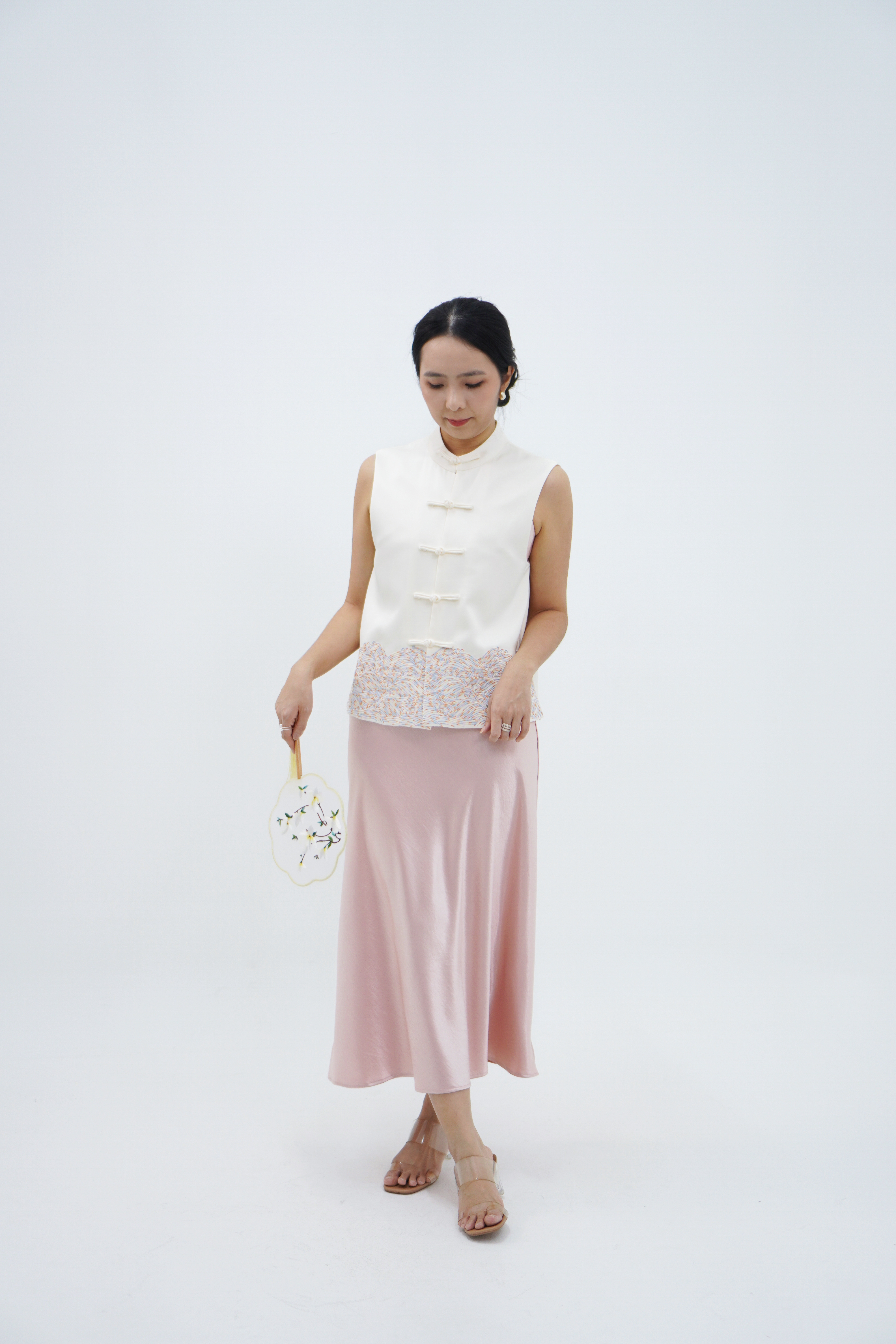 醋酸刺绣新中式马甲 Embroidered Oriental Vest