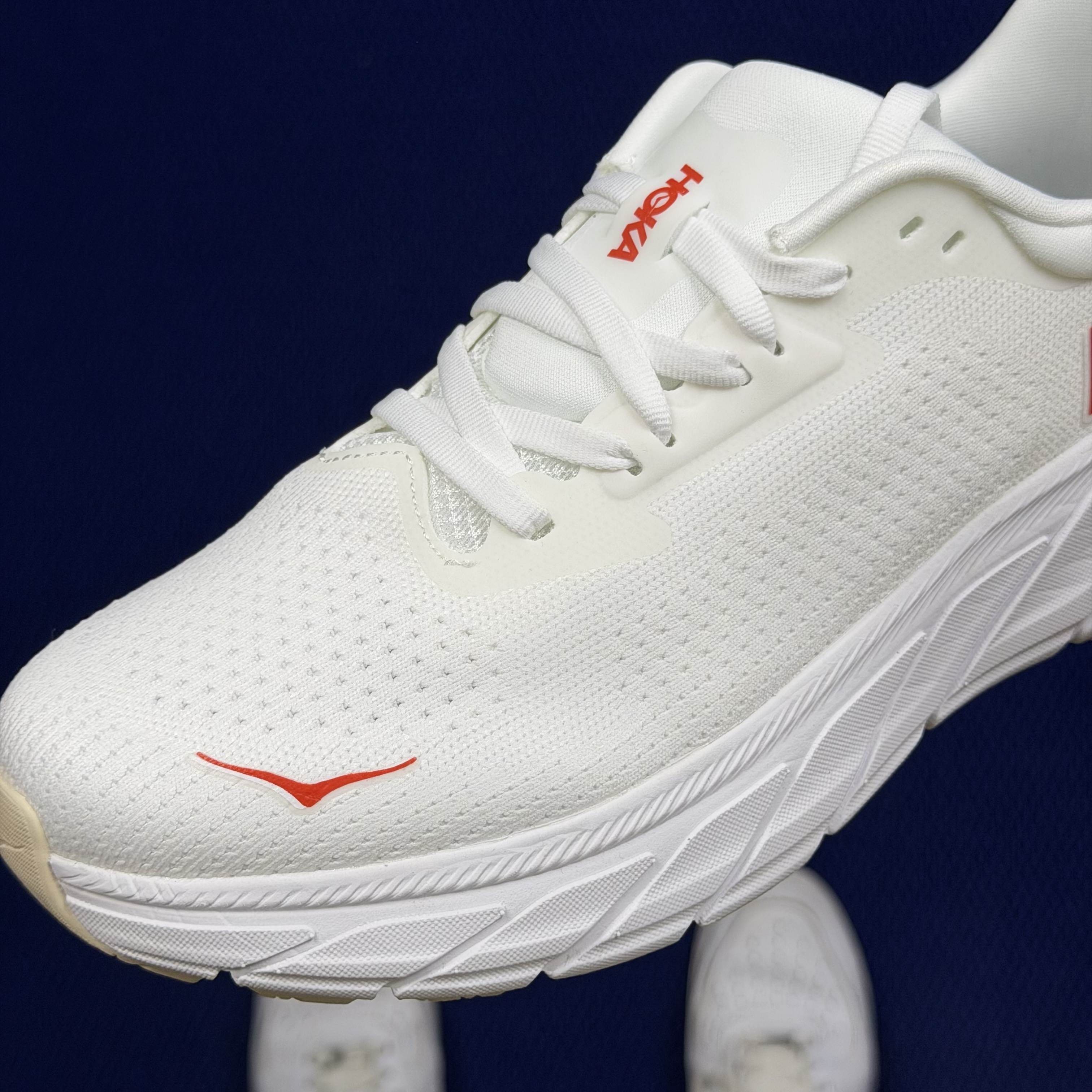 Hoka One One Arahi 7