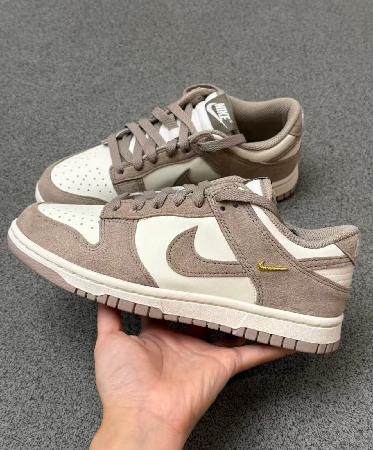 IB4417-105 Nike Dunk Low Malt Gold Mini Swoosh IB4417-105
