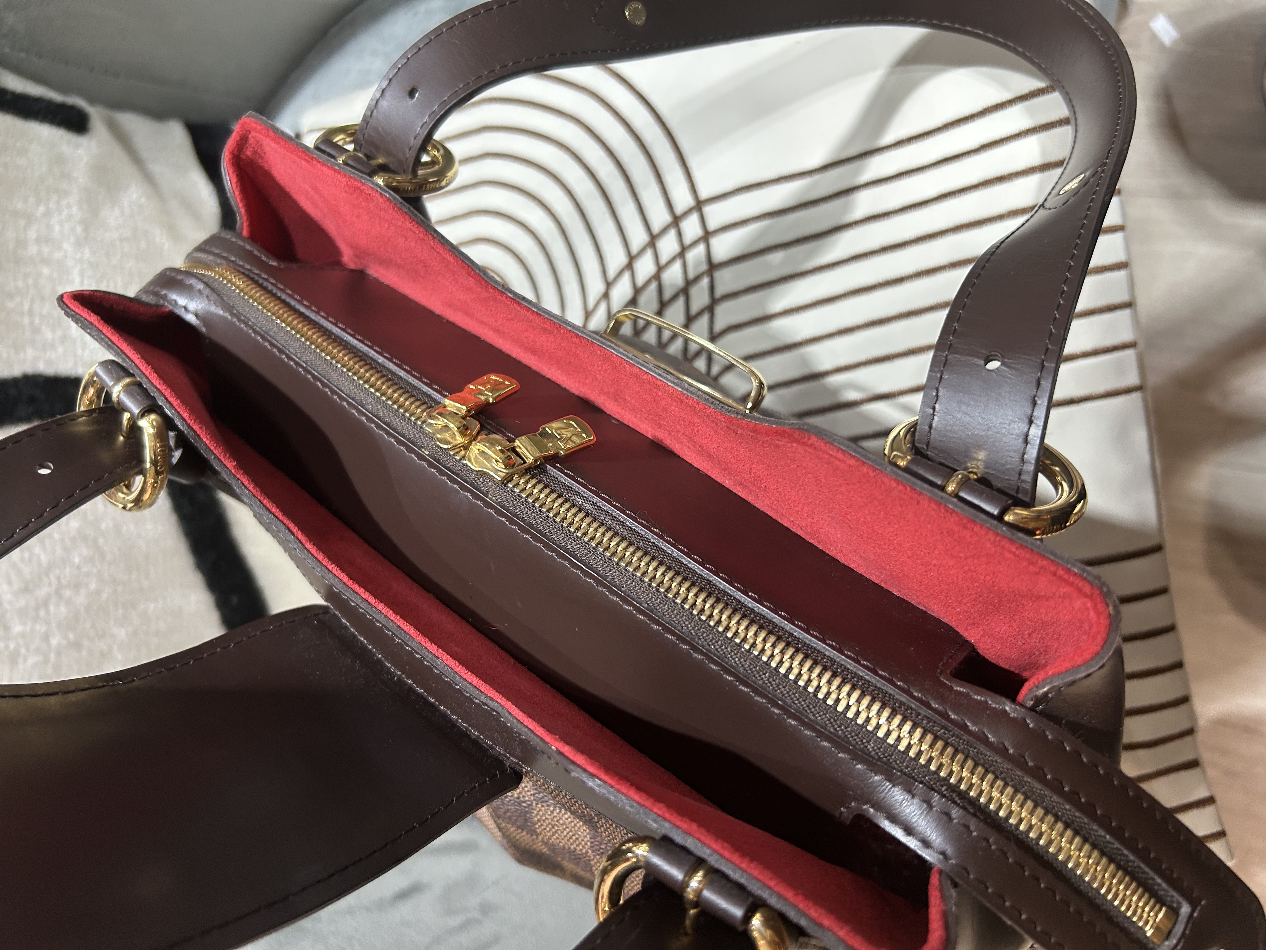 Lv sistina damier shoulder bag  100%Authentic ,98%new✅dust bag
