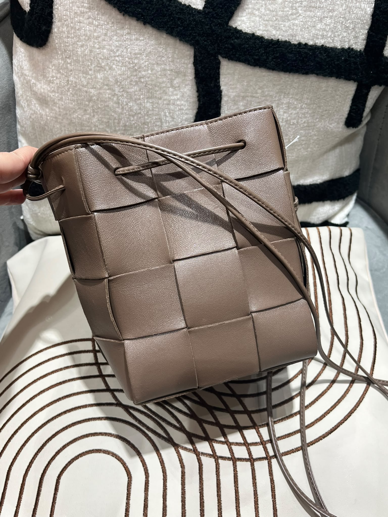 Bottega veneta BV intrecciato bucket bag 100%Authentic,95%new