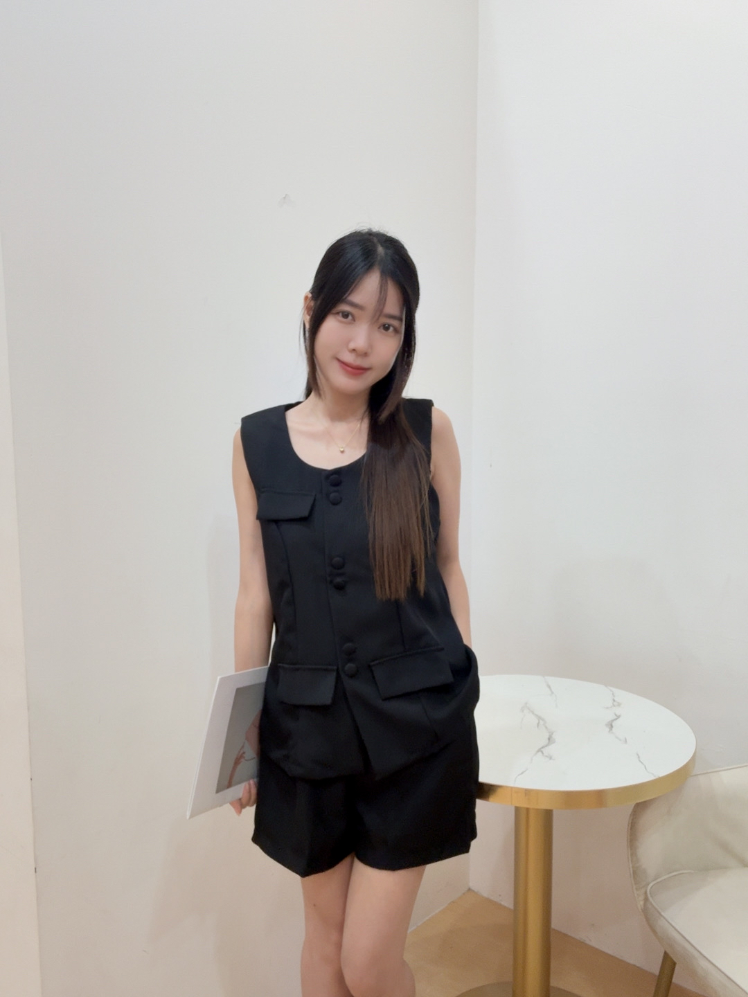 气质老钱风无袖西装上衣+高腰短裤两件套装 R3193