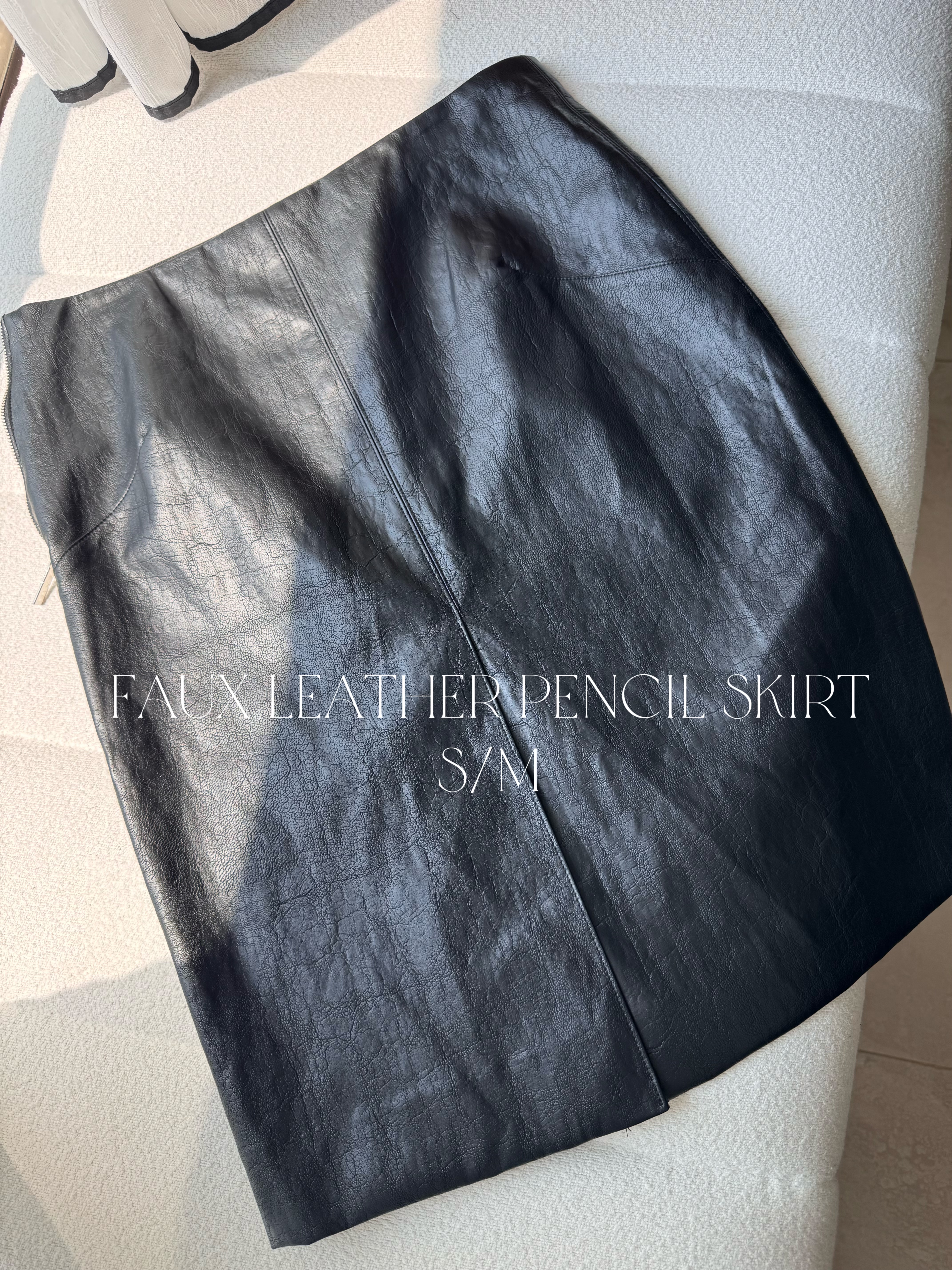 Elegant Faux leather pencil skirt