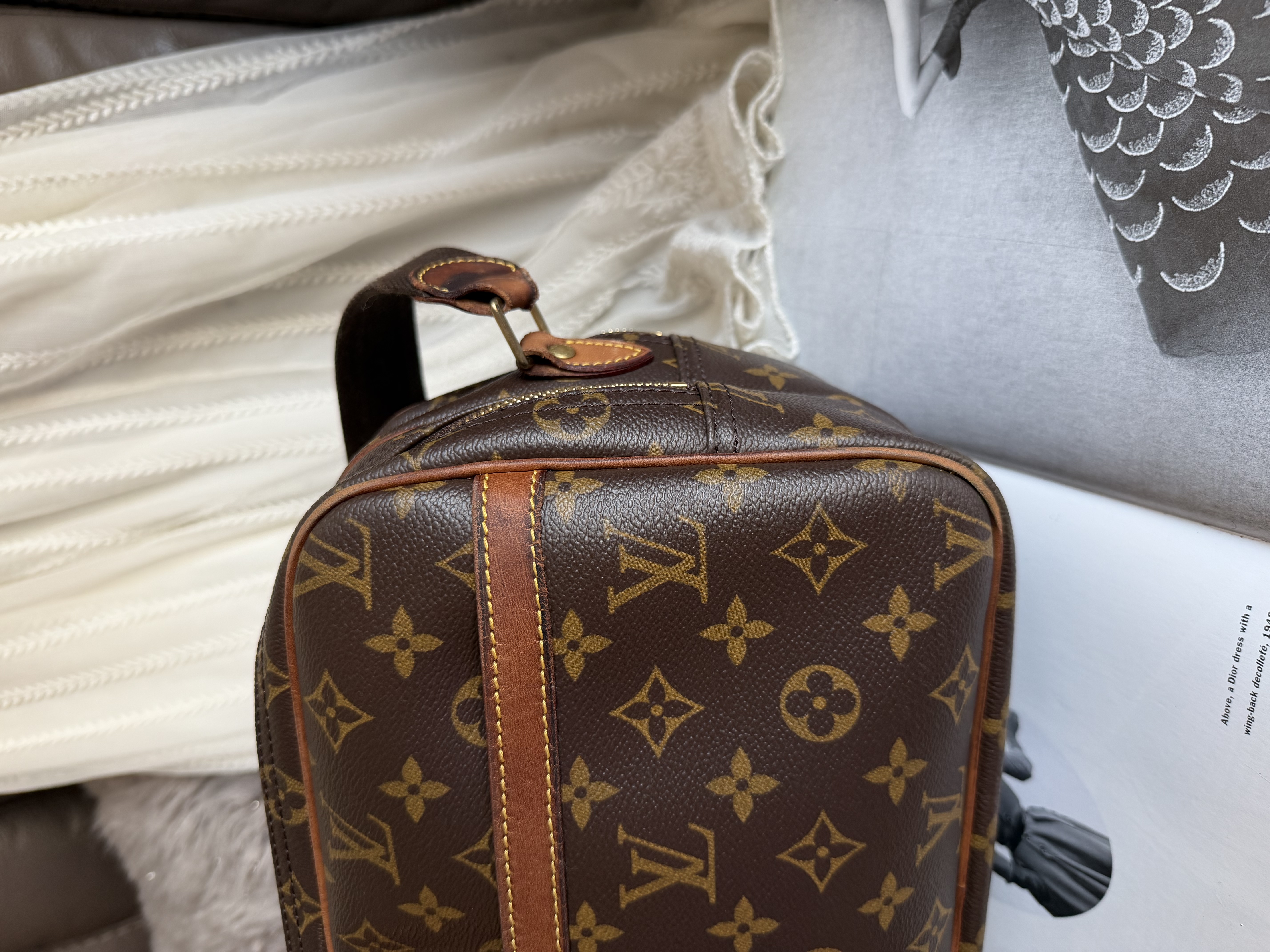 Lv monogram reporter bag 