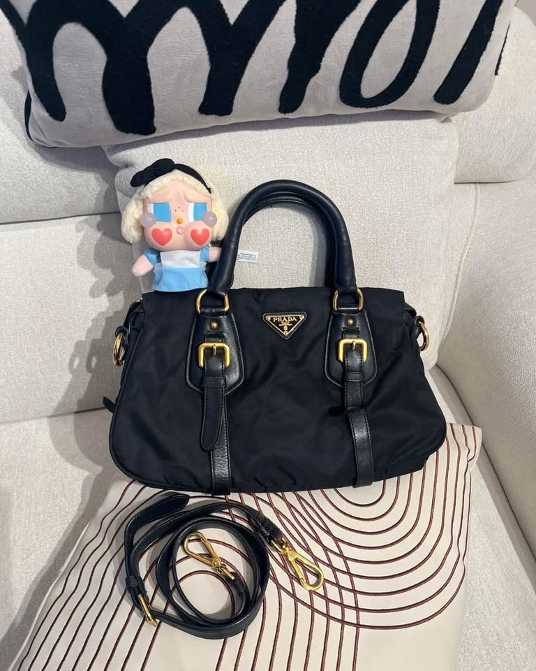 Prada Nylon 2Way Bag 黑色金扣 100%Authentic, 90%New
