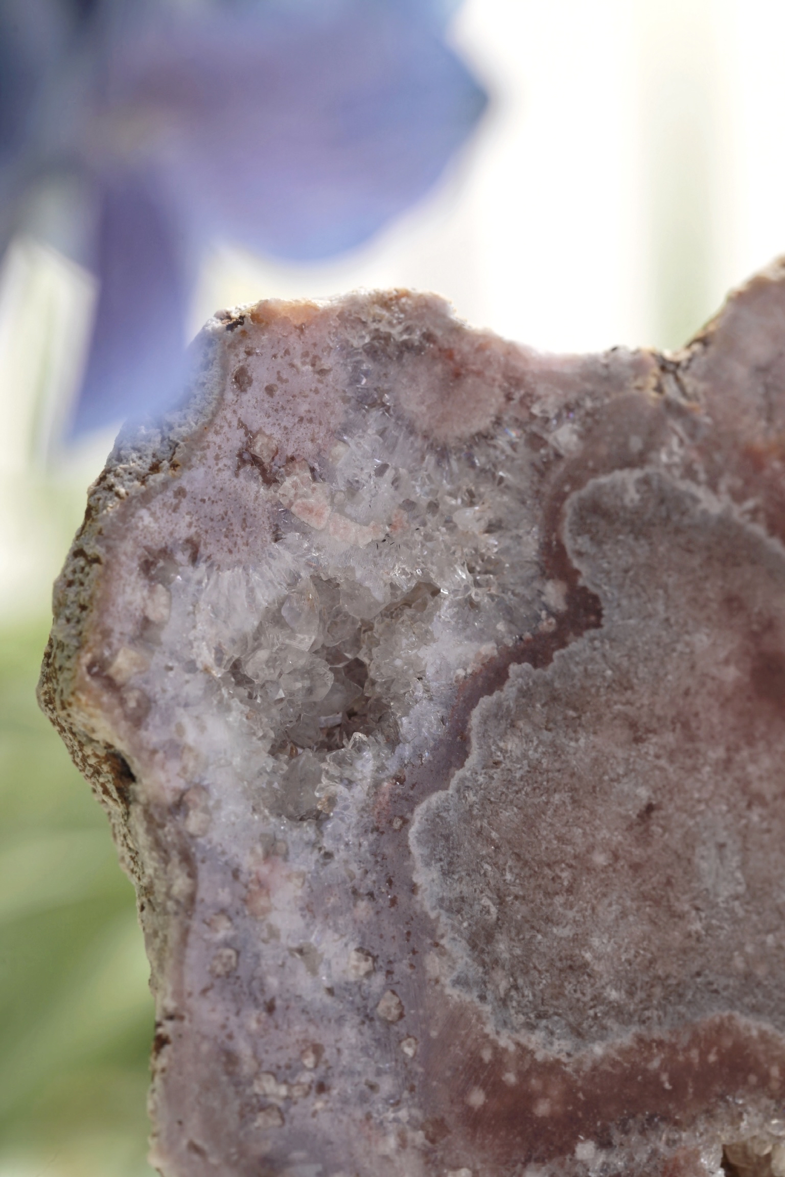 ༒19.8cm粉紅紫水晶 晶牙原石 連托架擺件༒PA.7008C2AGAA8-RA22*9em