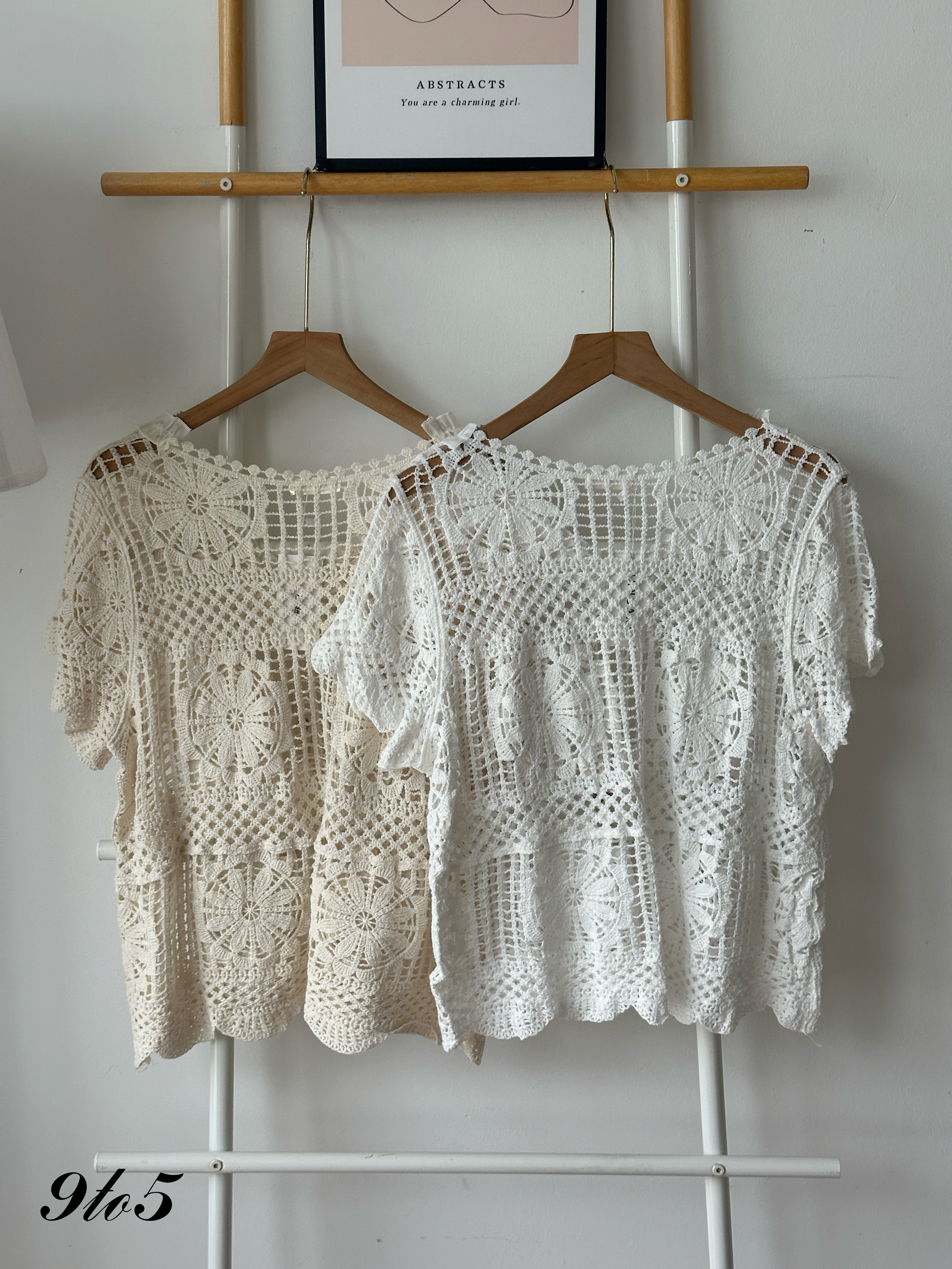 T4271 Ruffle Collar Crochet - Beige & White