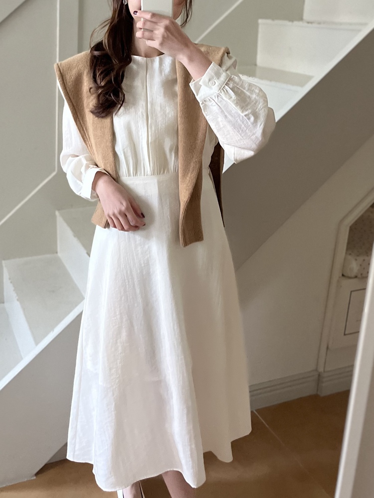 Pleated Yoke Detail Dress (Ivory)