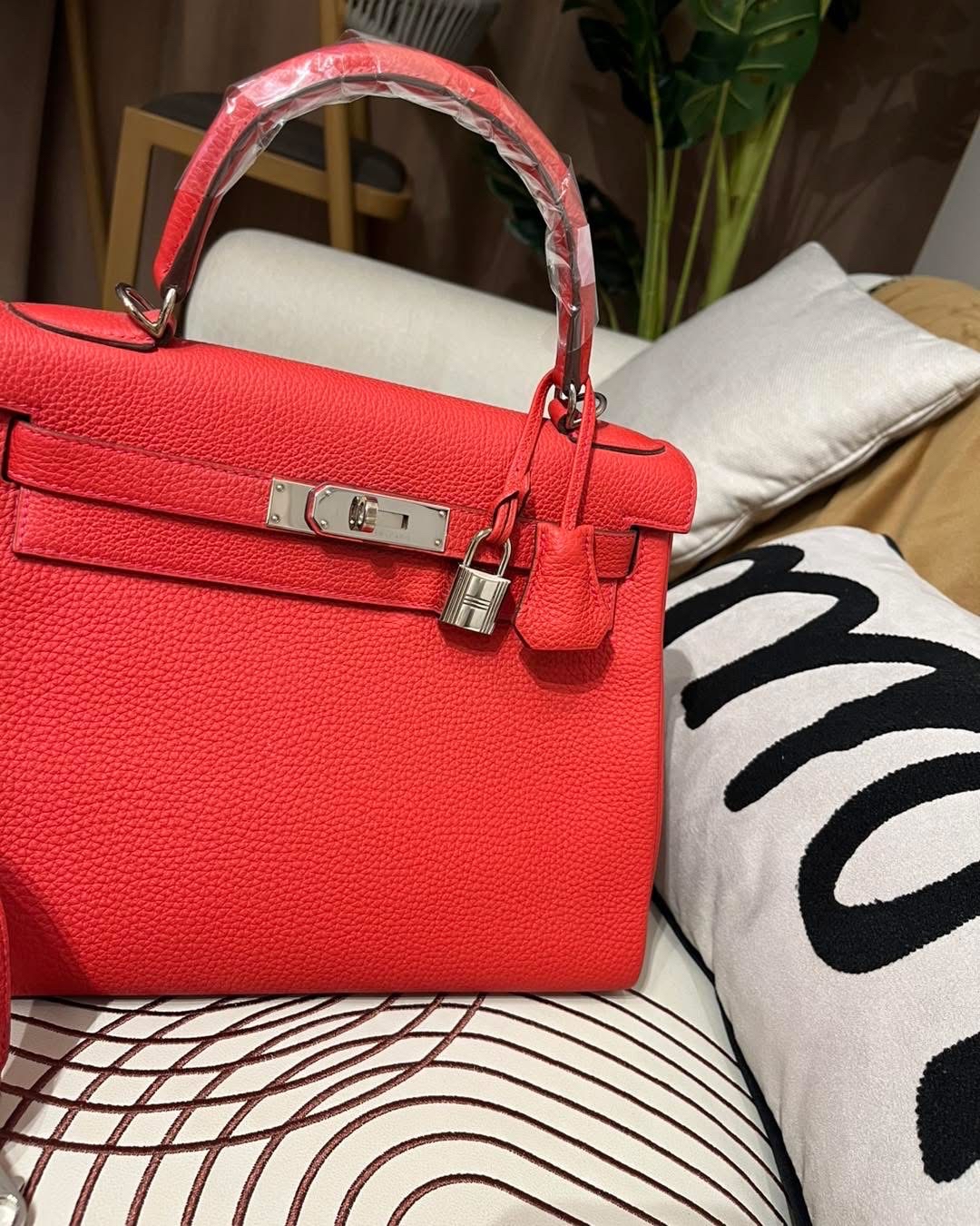 Hermes Kelly 28, 銀扣，STAMP T 100%Authentic,98%new✅Key lockpad ✅dust bag✅ box 
