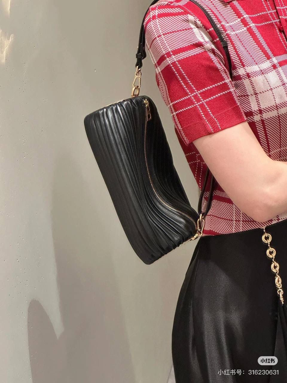 Loewe罗意威 Luna 小号褶皱纳帕皮革单肩包