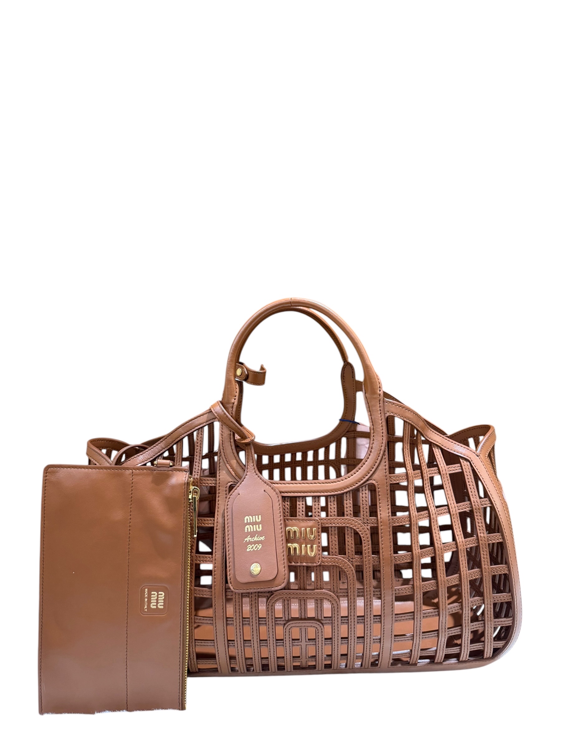 Pre-Owned MIU MIU Leather Basket / Product Code: 070305