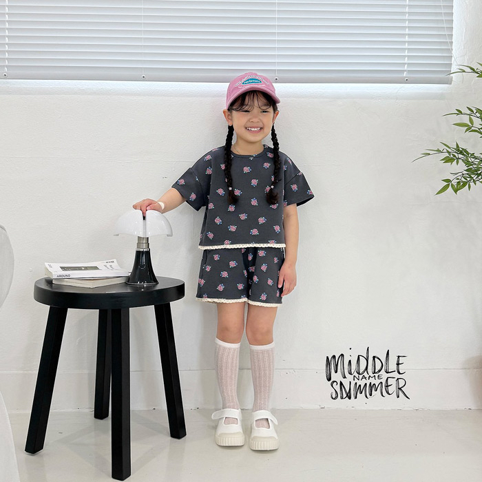 🇰🇷middle name tee