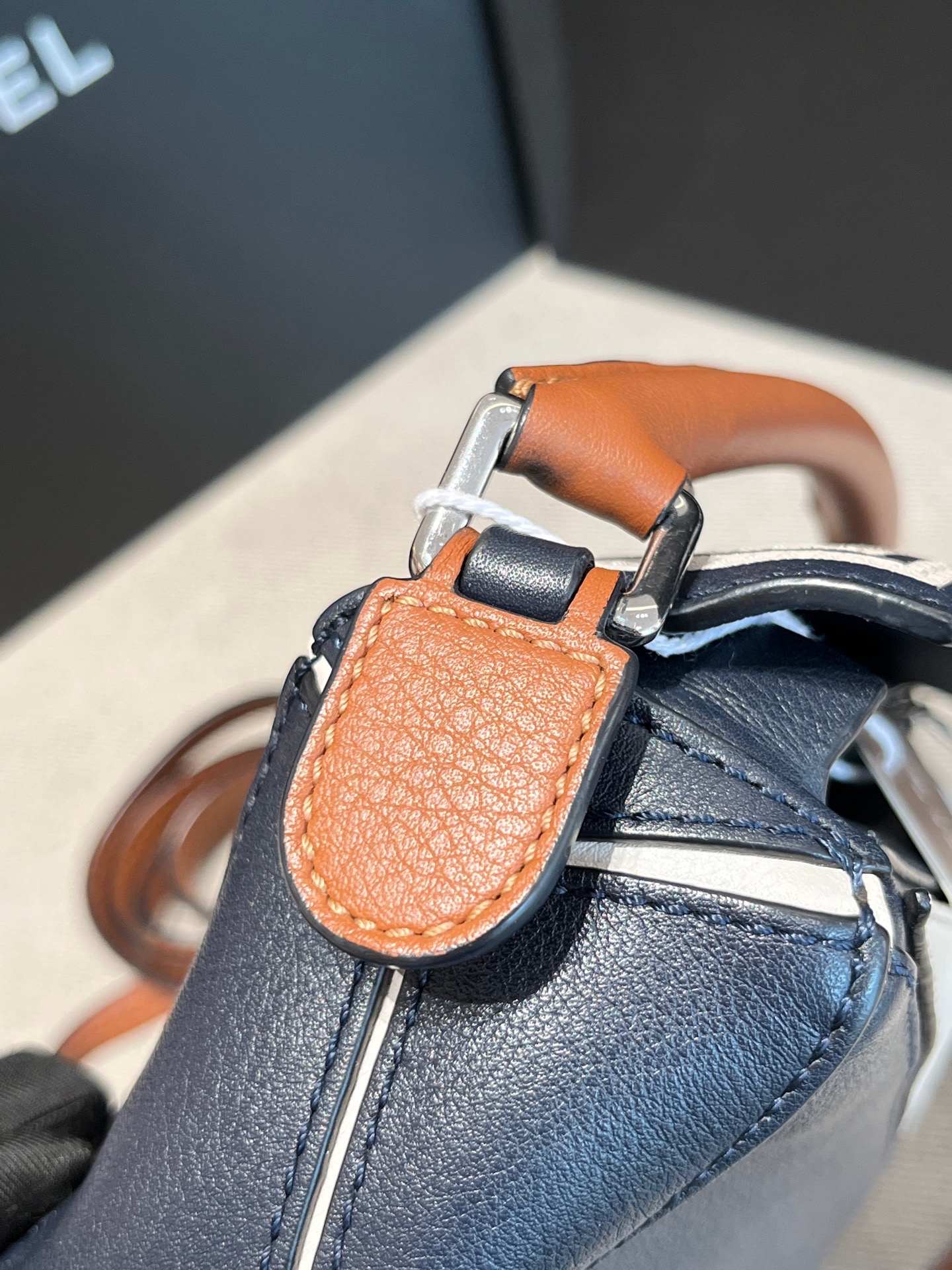 【預訂貨品】Loewe 海軍風三拼色 minipuzzle