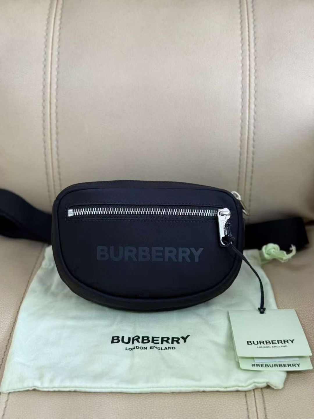 【預訂貨品】Burberry 男士尼龍腰包