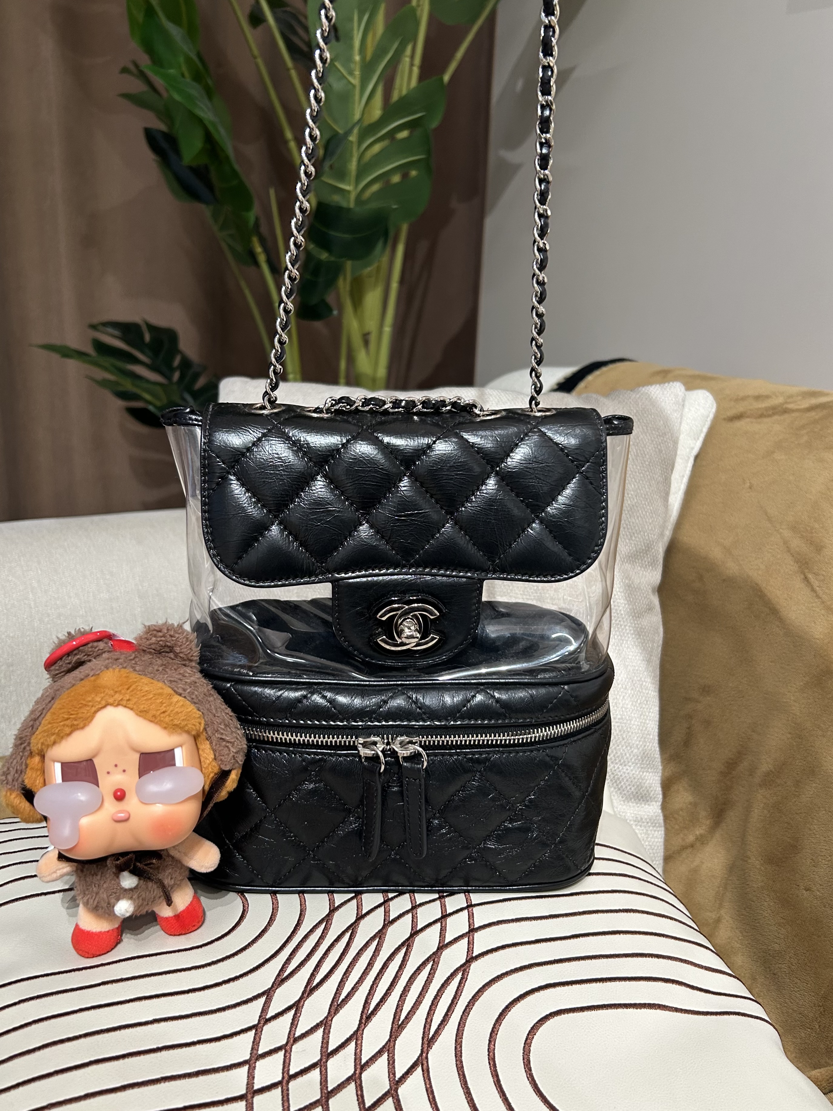 Chanel PVC油蠟牛皮 shoulder bag 100%Authentic, 98%New ✅25貼✅Dust bag
