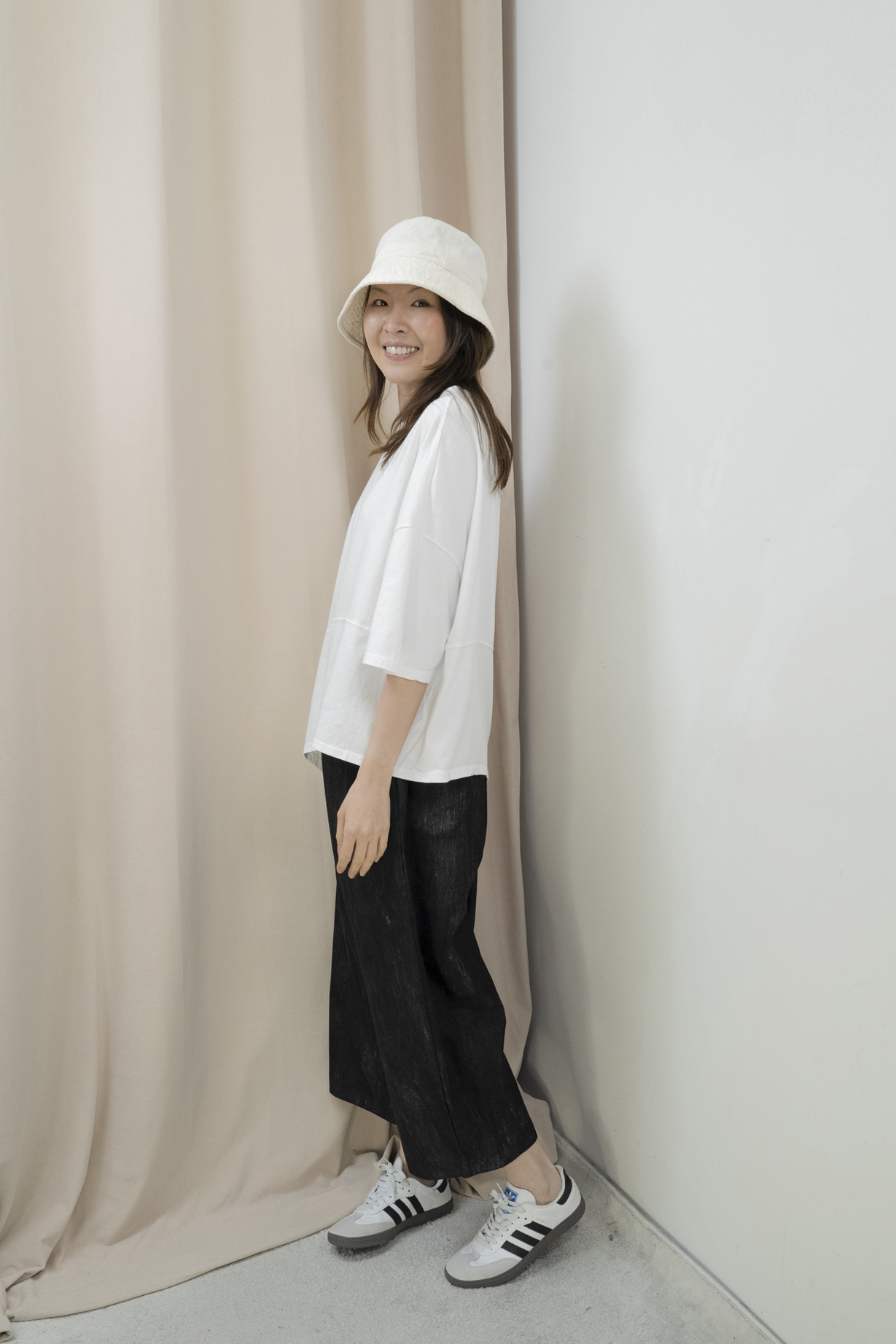 斜腳造型棉質休閒Top（白色）