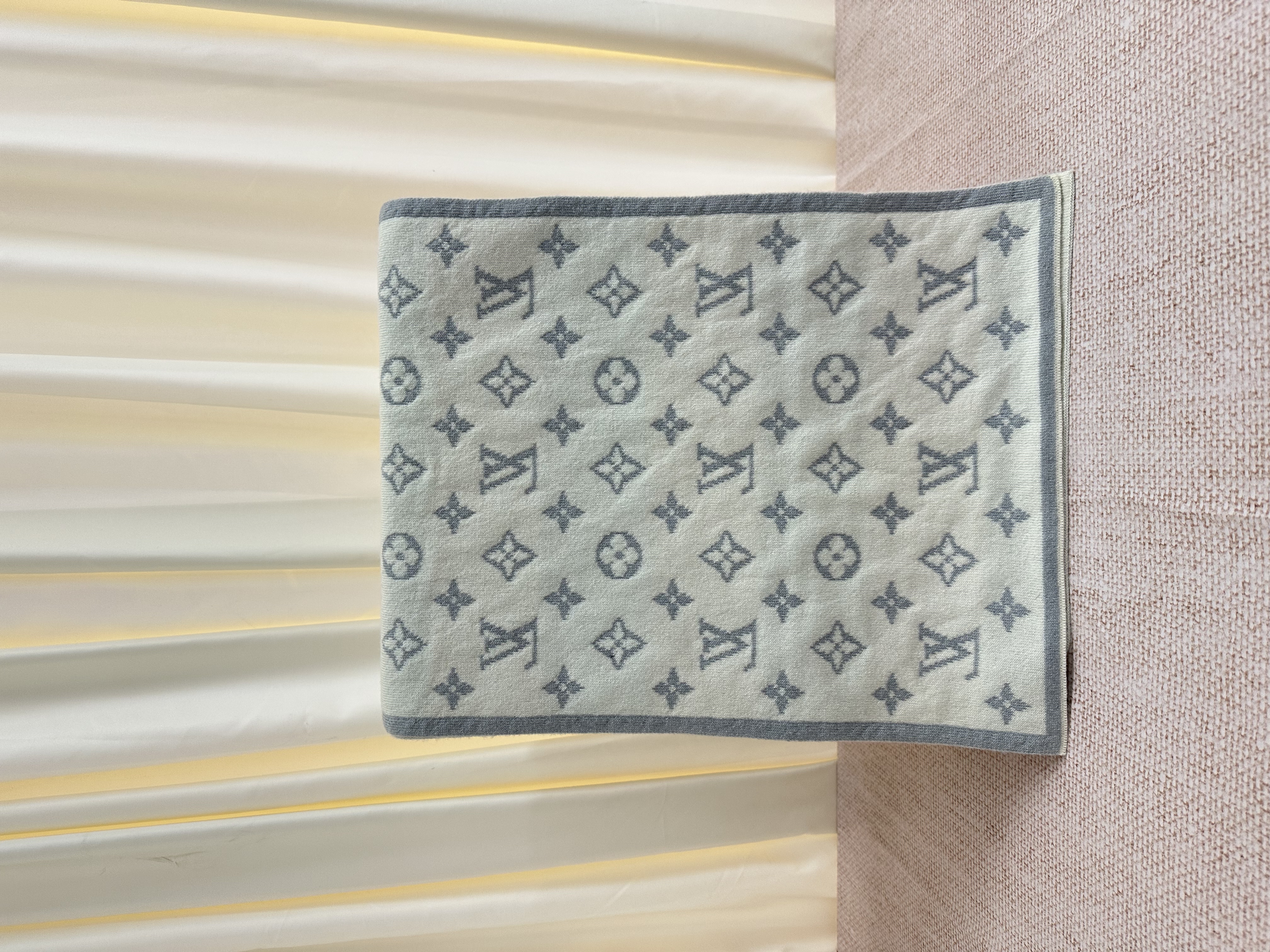 Pre-owned Louis Vuitton Scarf/ Product Code: 26040603