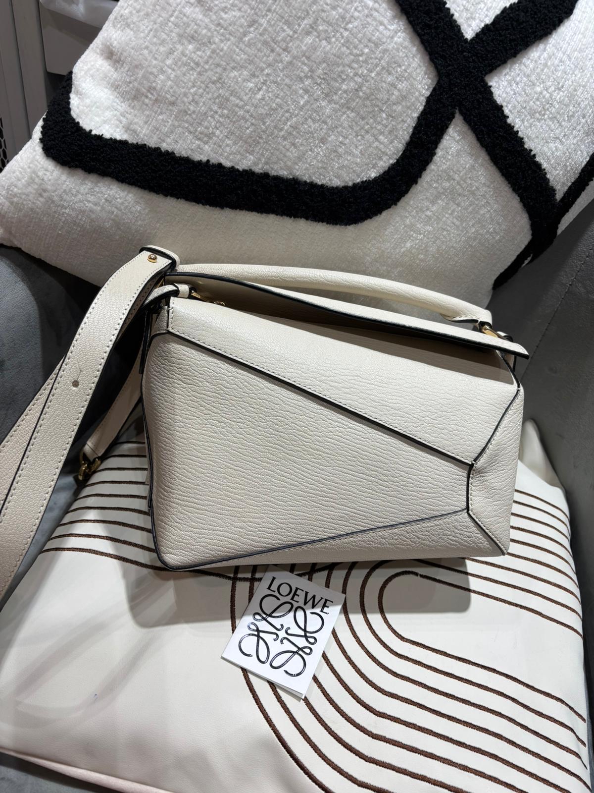 Loewe Puzzle Edge Small 100%Authentic, 99%New ✅Booklet ✅Dust bag