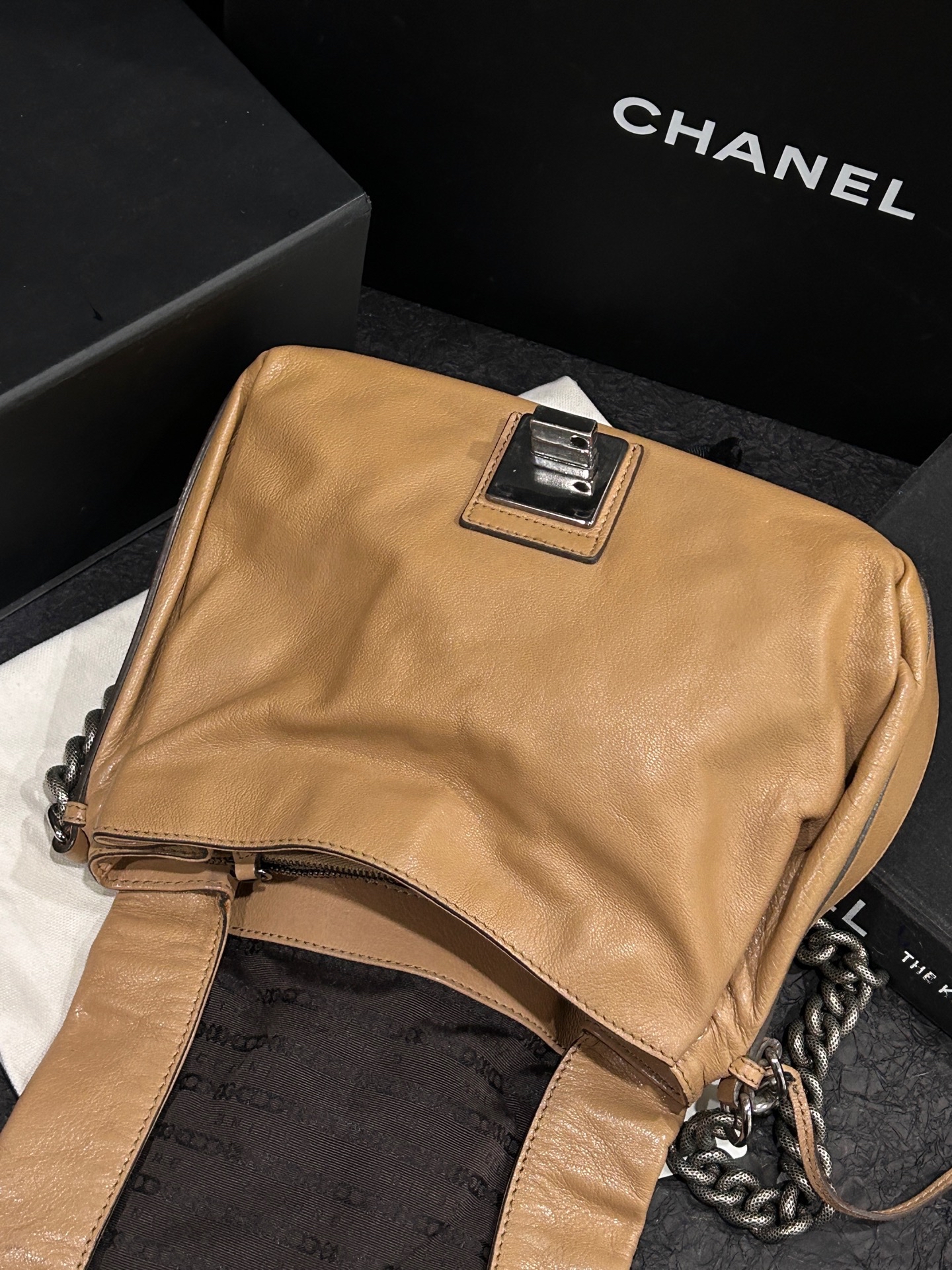 【預訂貨品】Celine 奶茶色油蠟皮方扣包 