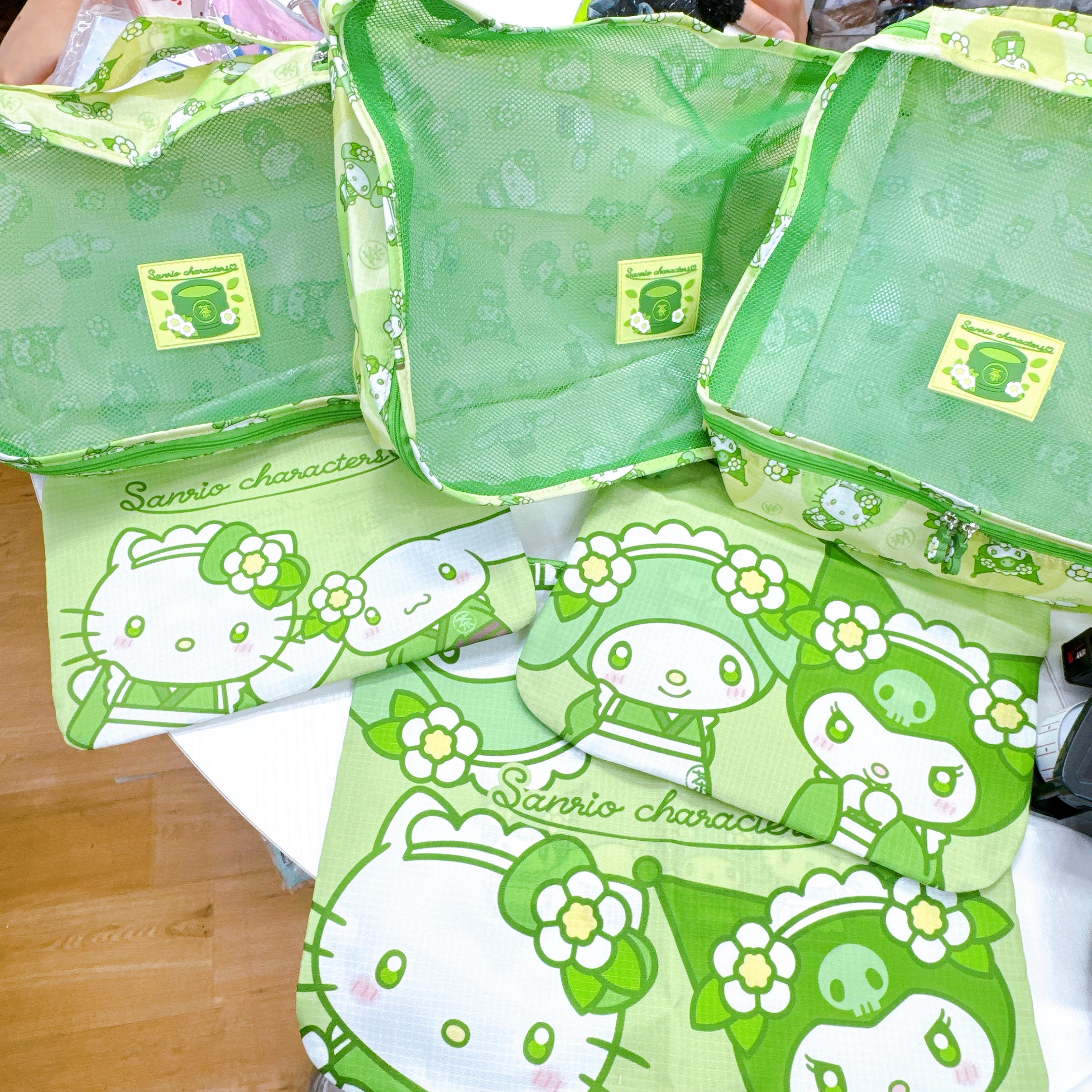 日本直送 Sanrio 旅行收納袋一套六個