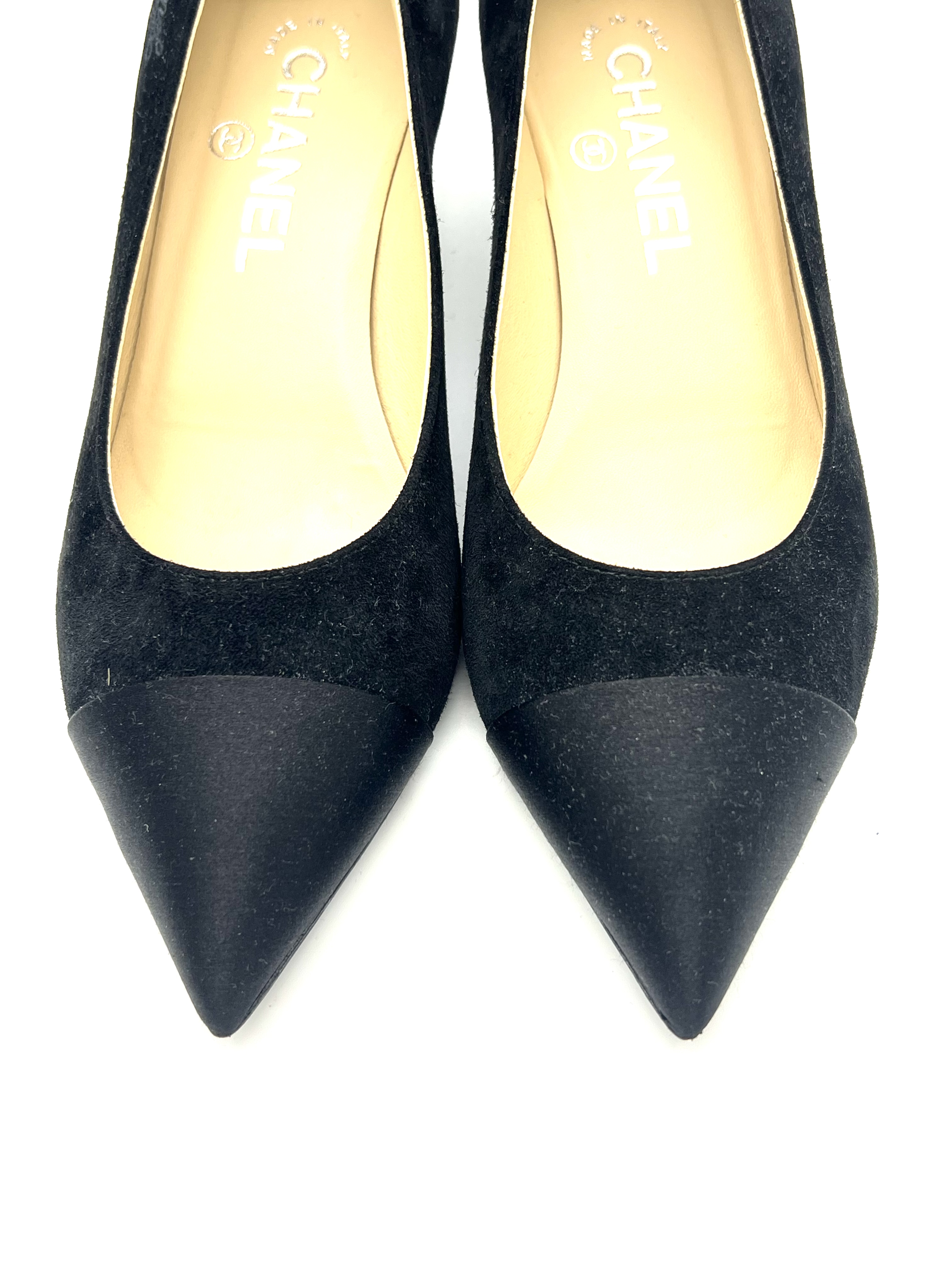 Pre-owned Chanel Black Suede Kitten Heels / Product Code: 26052102