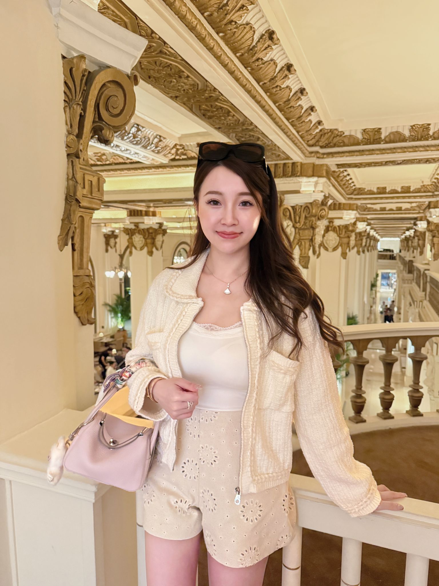 ♥︎法式小v Ruffles Blouse