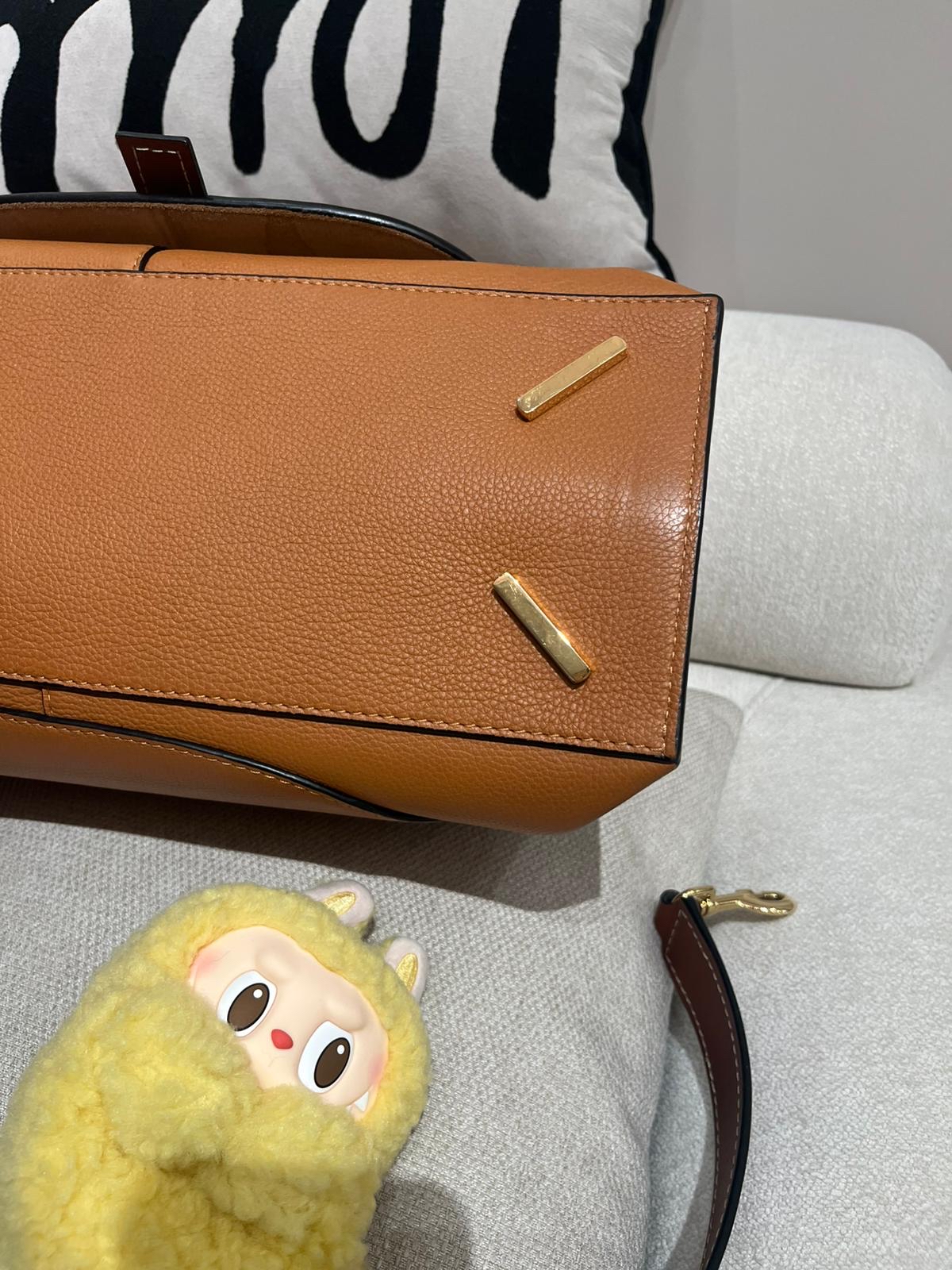 Loewe gate top handle 2way tote bag 100%Authentic ,95%new✅dust bag 