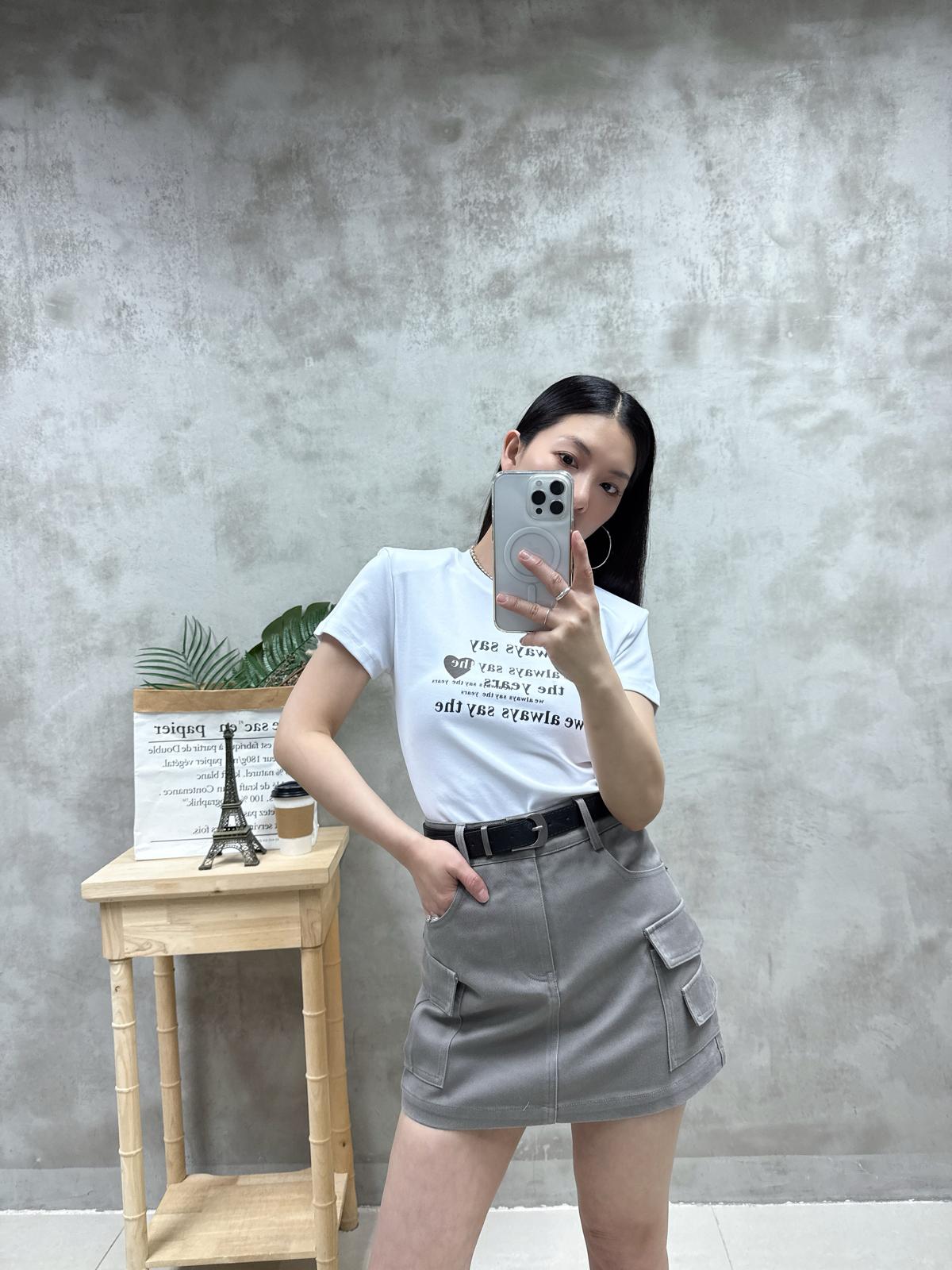 D13 細英文字短Tee