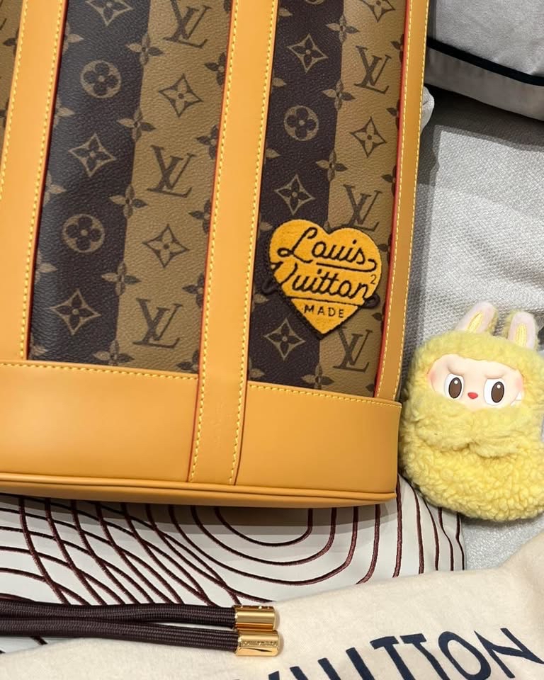 未使用品 LV x NIGO Randonee 聯名款水桶backpack 限量版 100%Authentic,未使用品 ✅塵袋
