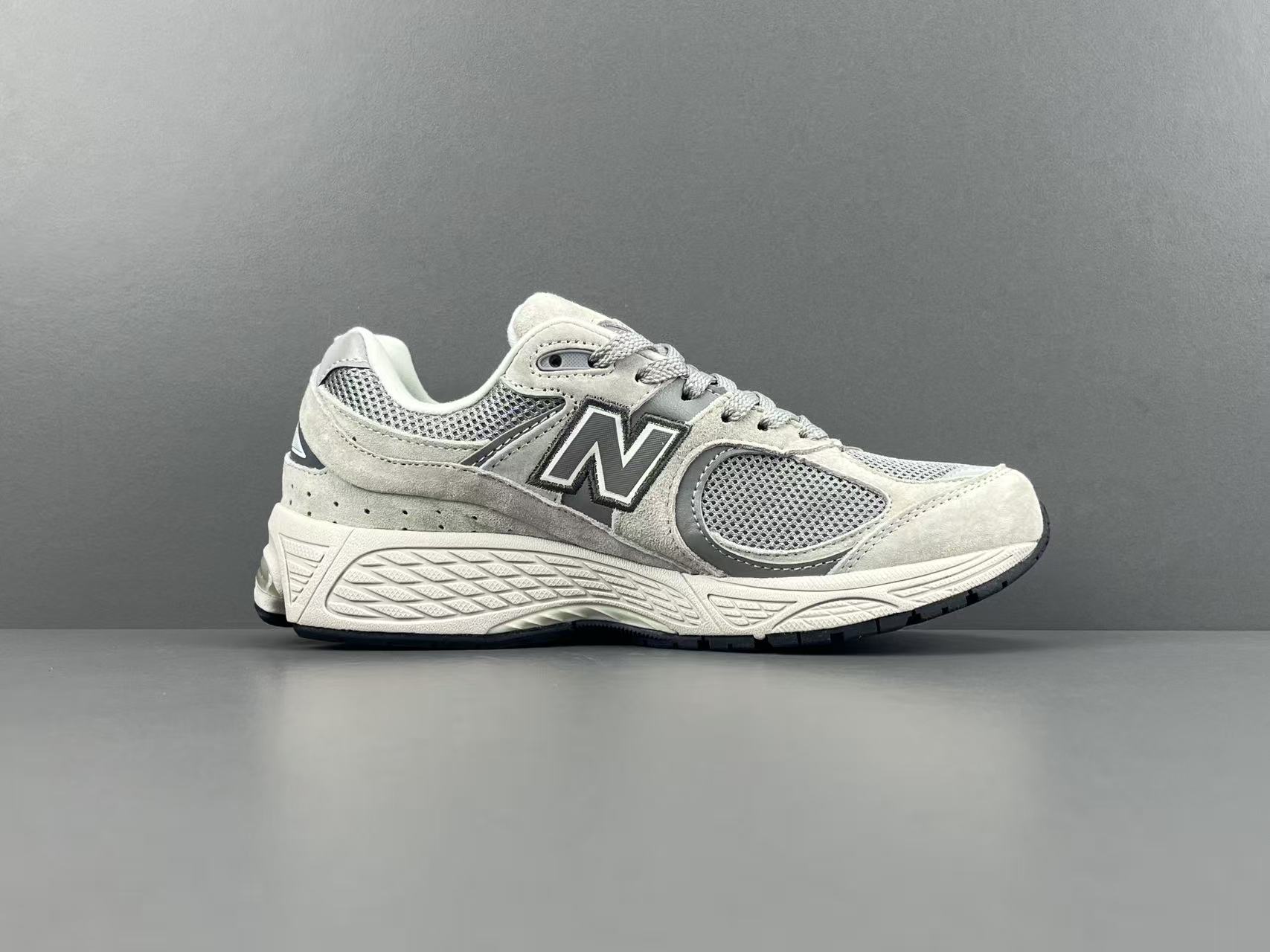 New Balance 2002R ML2002RC