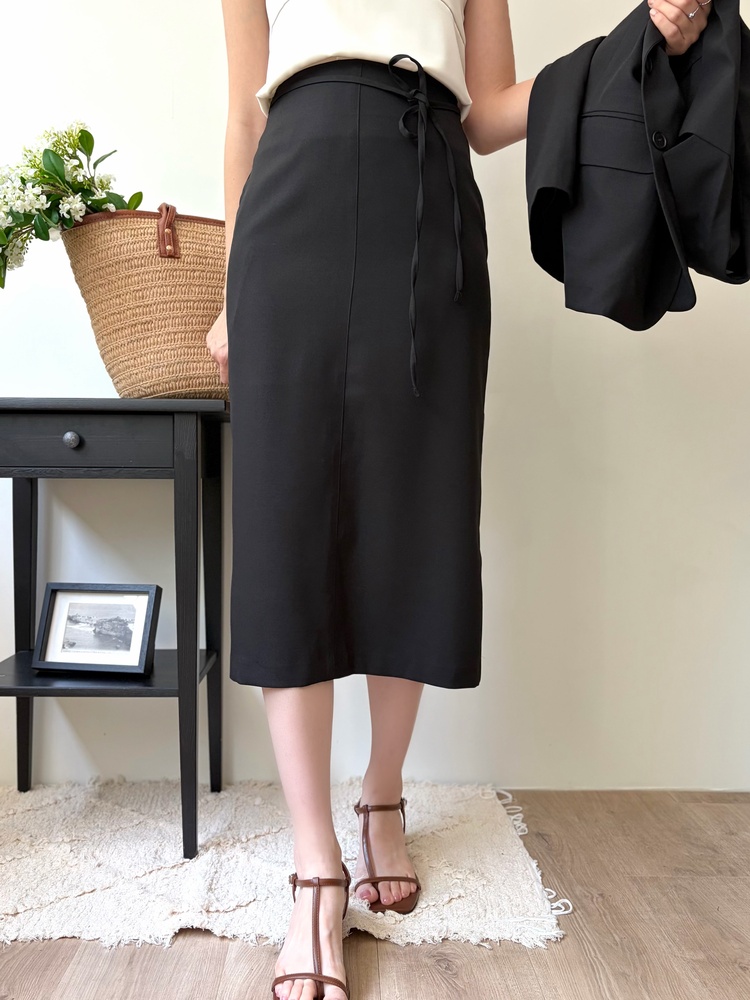 Noir Belted Skirt (Black)