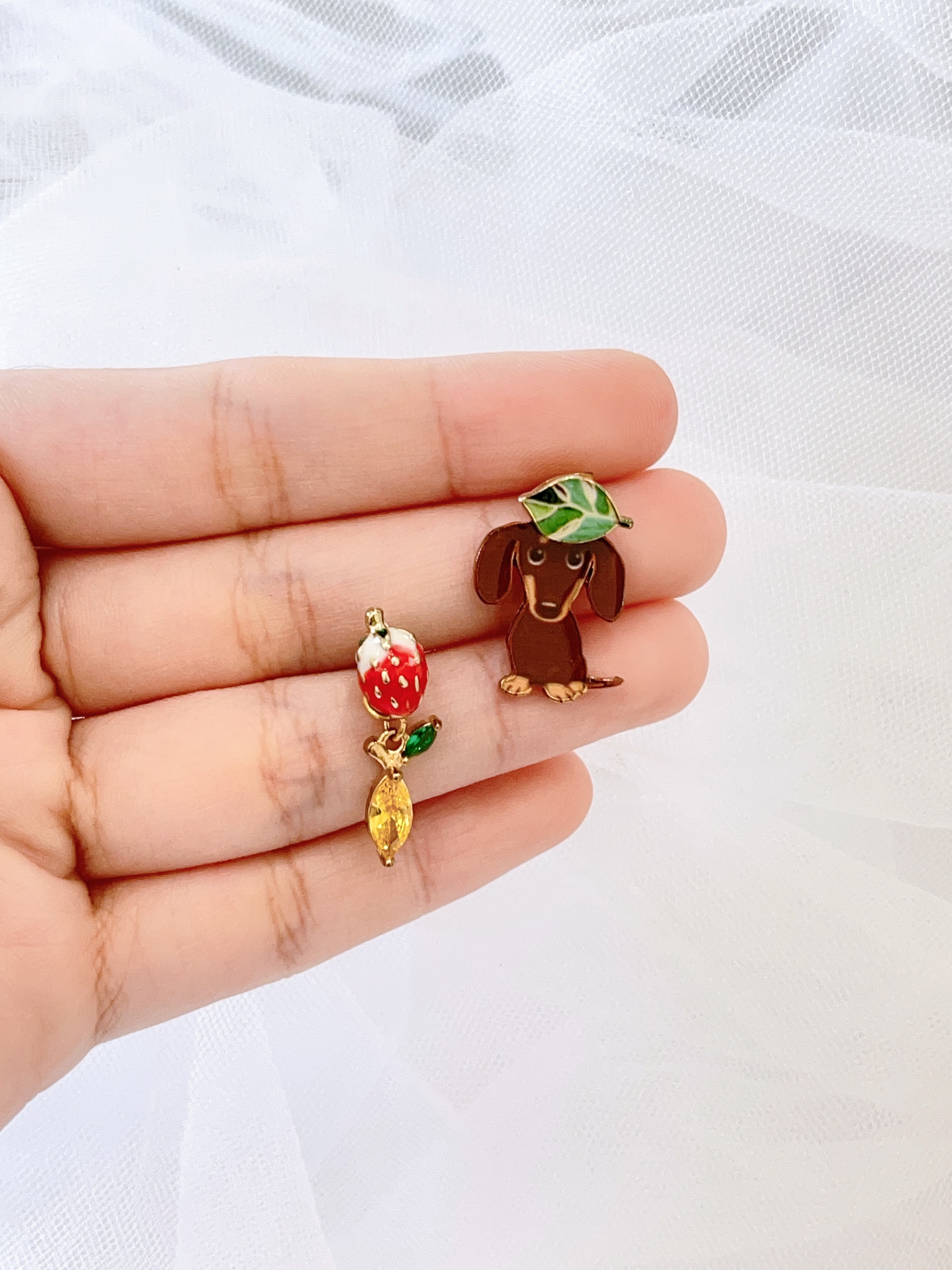卡通腊肠狗草莓不规则耳环